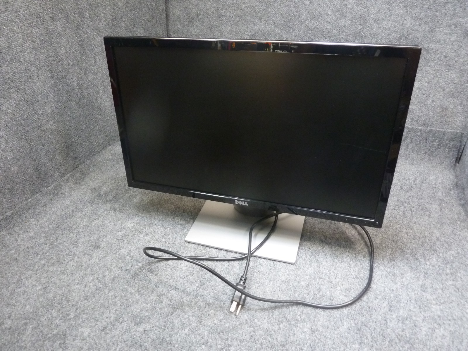 Dell SE2417HGX - 24" inch - Full HD Computer Monitor LCD - 2x HDMI and VGA