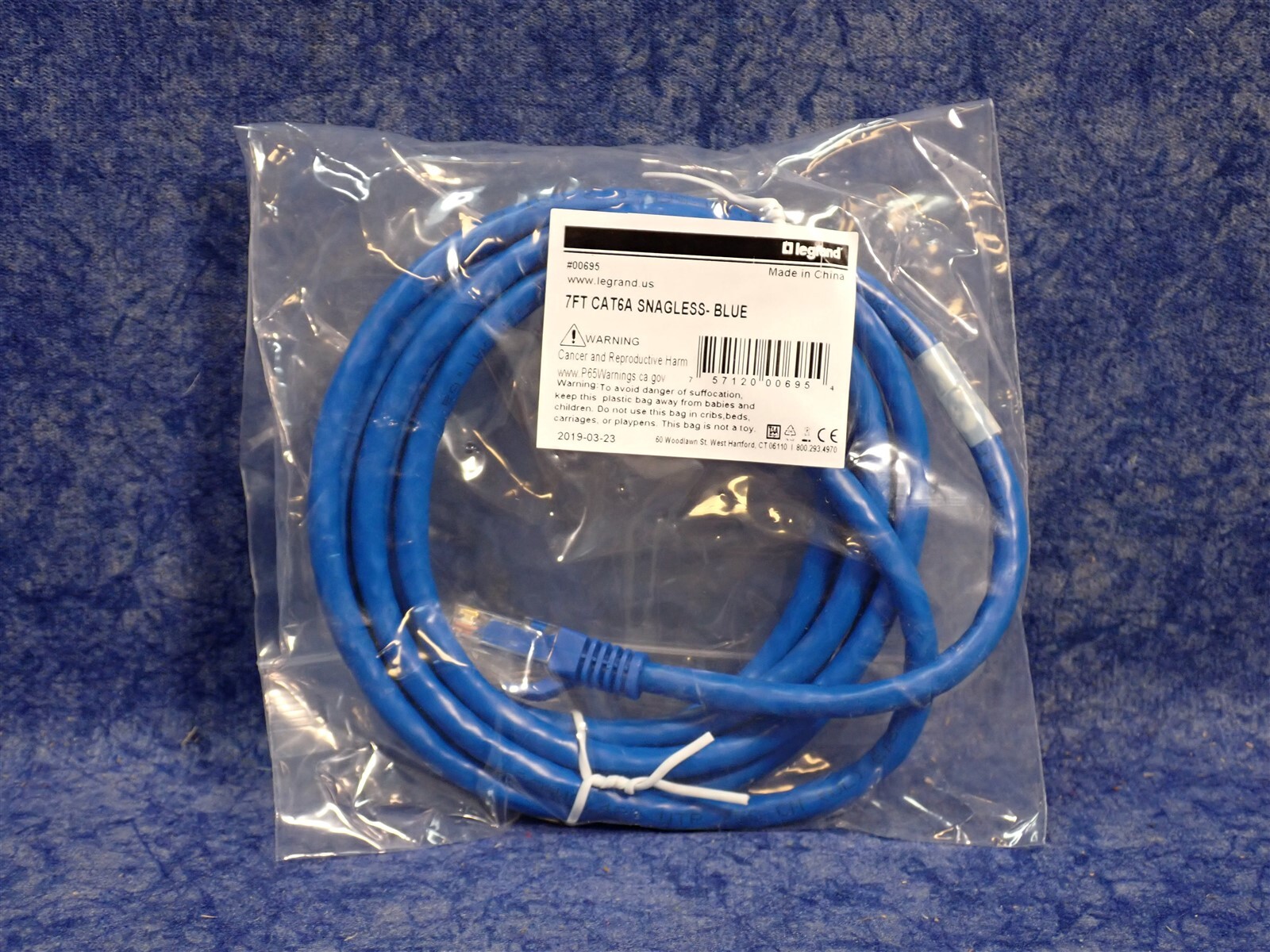 NEW C2G 00695 7ft CAT6A Snagless Unshielded UTP Ethernet Cable, Blue (D7)