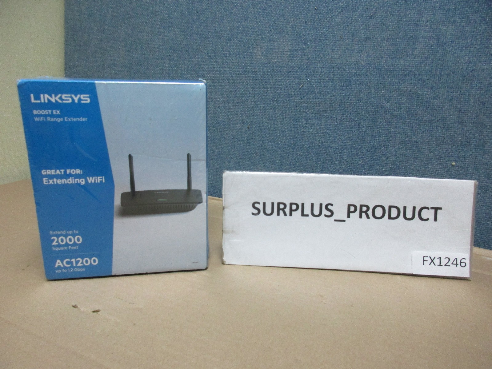 LINKSYS AC1200 DUAL-BAND TABLE TOP WI-FI RANGE EXTENDER - RE6500, BLACK-NEW BOX