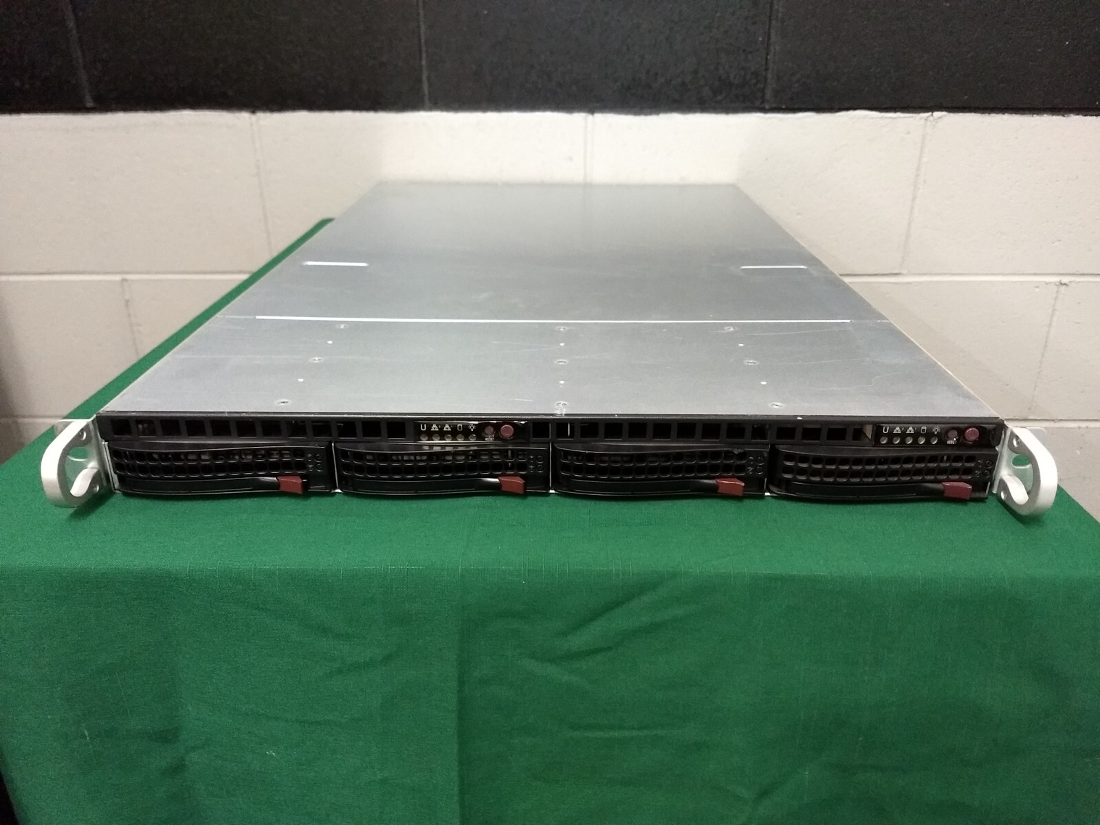 Supermicro 5015TB-TB Intel Core 2 Quad Q8400 2.66 GHz 4 GB RAM CSE-808LT-780B
