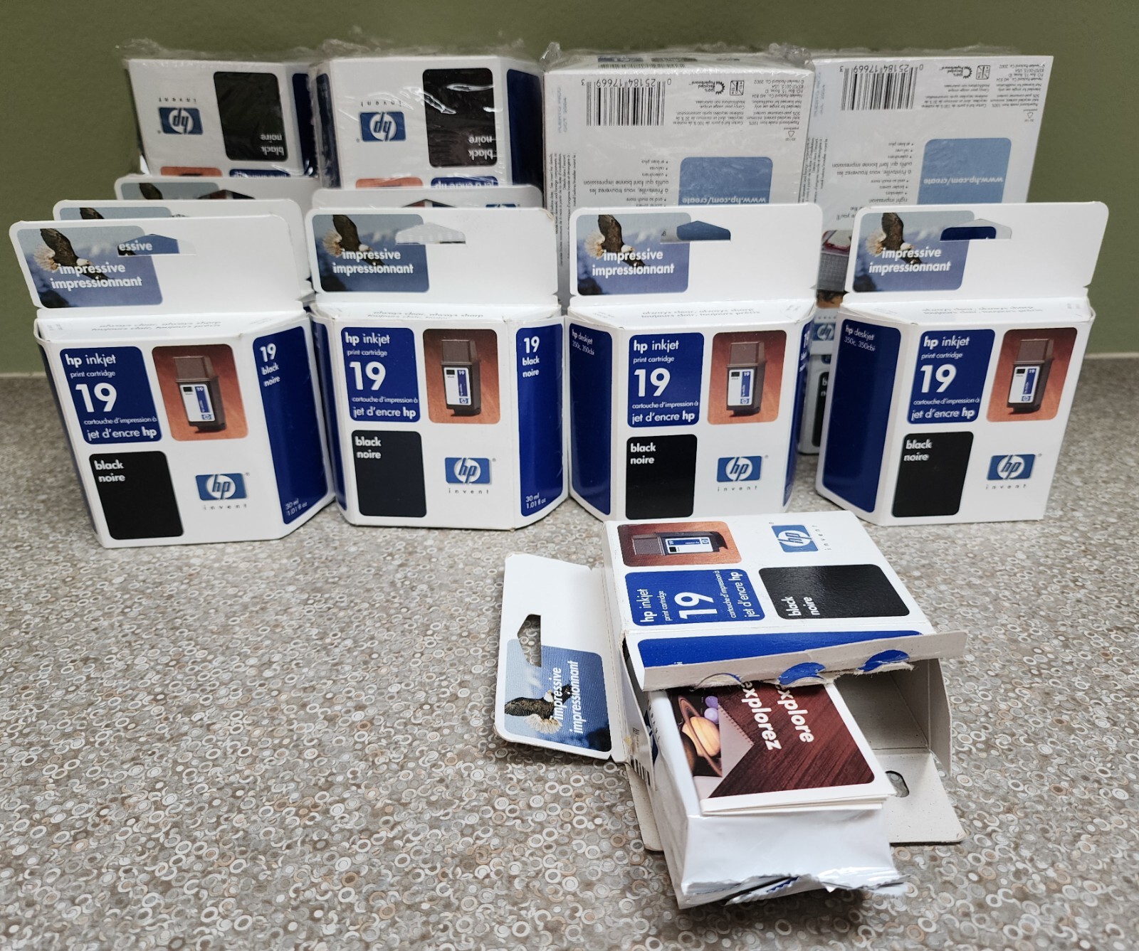 Lot of (35x) Genuine HP 19 C6628AN Black Ink Cartridges Expired 2004, Sealed