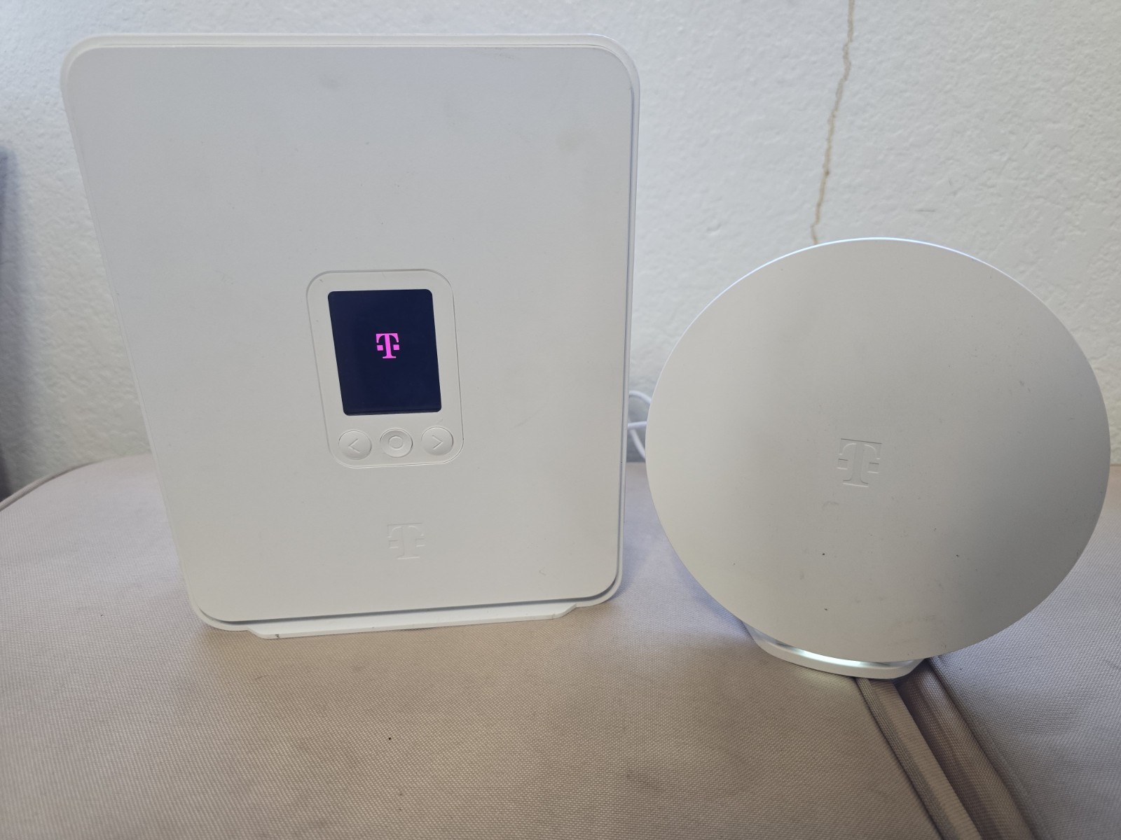 T-Mobile 5G Home Internet Gateway TMO-G5AR Router Wi-Fi Mesh Access Point Set