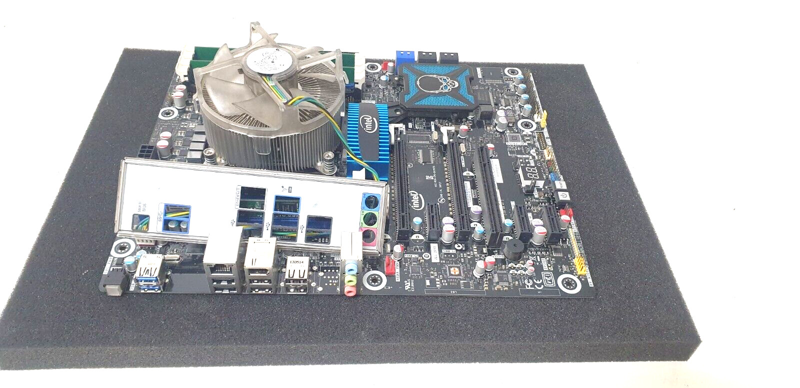 INTEL DX79T0 AA G28805-402 LGA2011 SOCKET MOTHERBOARD W/ I/O Shield cpu / memory