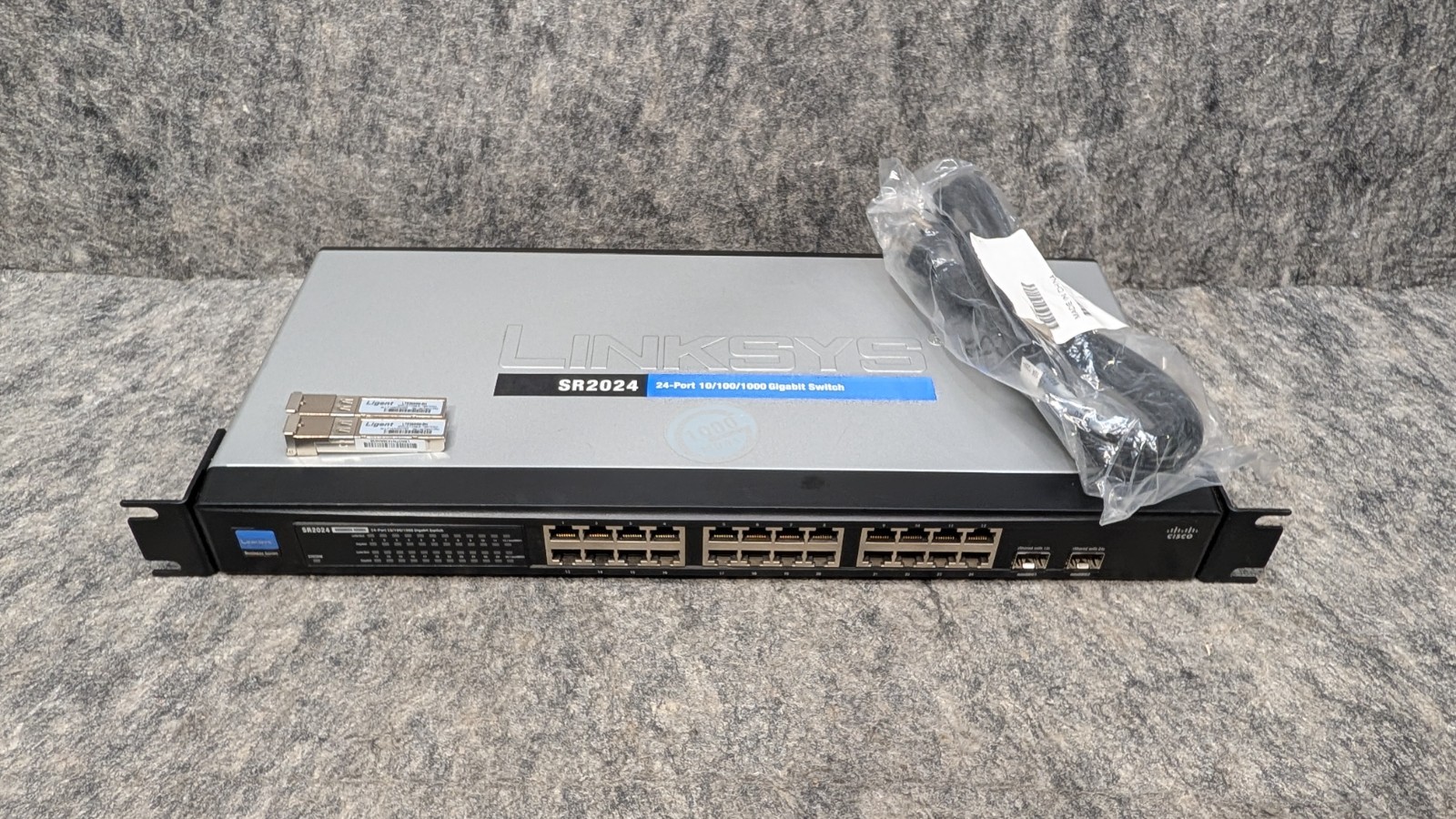 Cisco Linksys SR2024 Business 24 Port 10/100/1000 Gigabit Switch + 2 x SPF