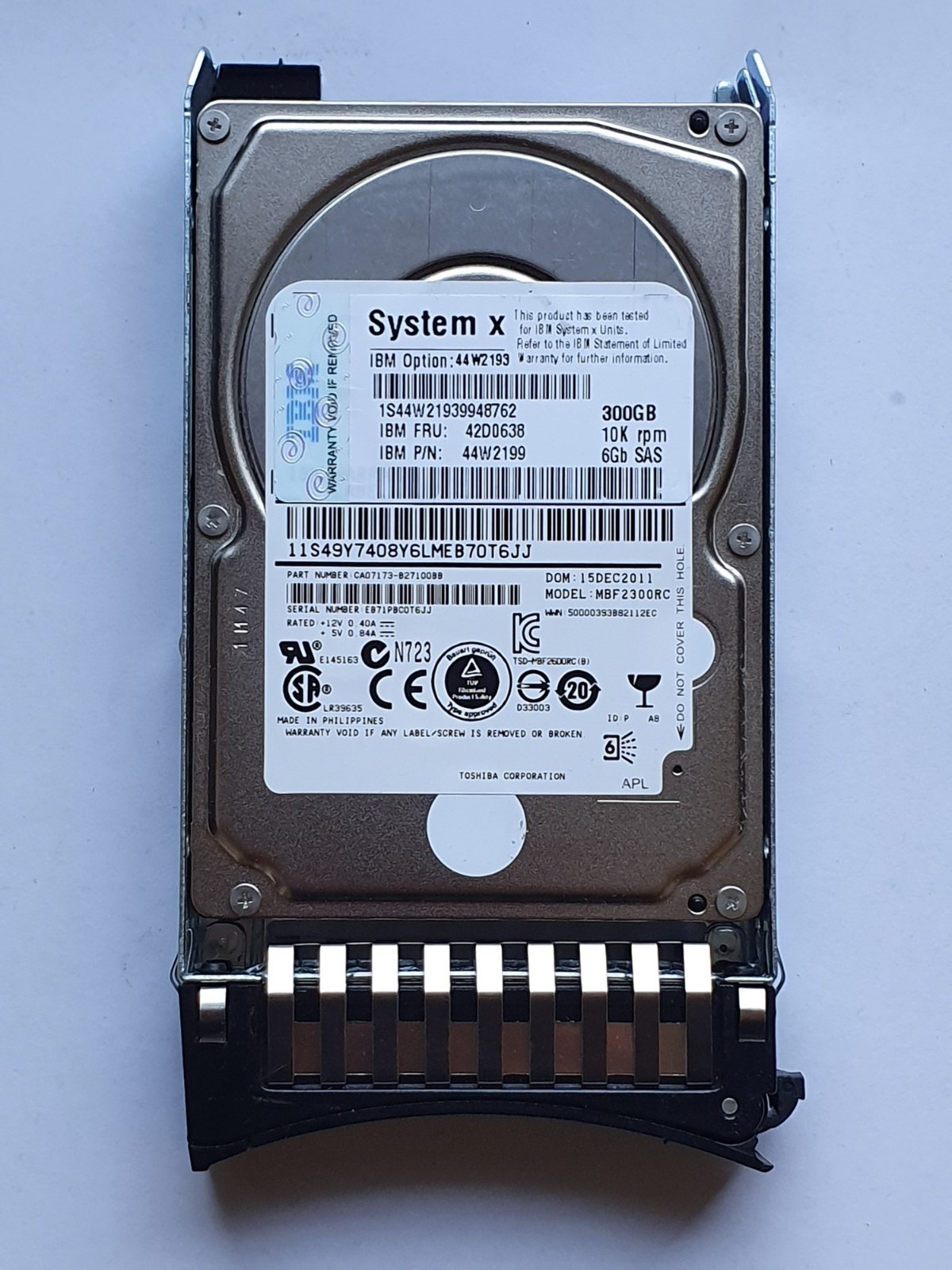 300GB SAS IBM Toshiba MBF2300RC 42D0638 10000rpm 6Gb/s 16MB HDD 2.5" + caddy