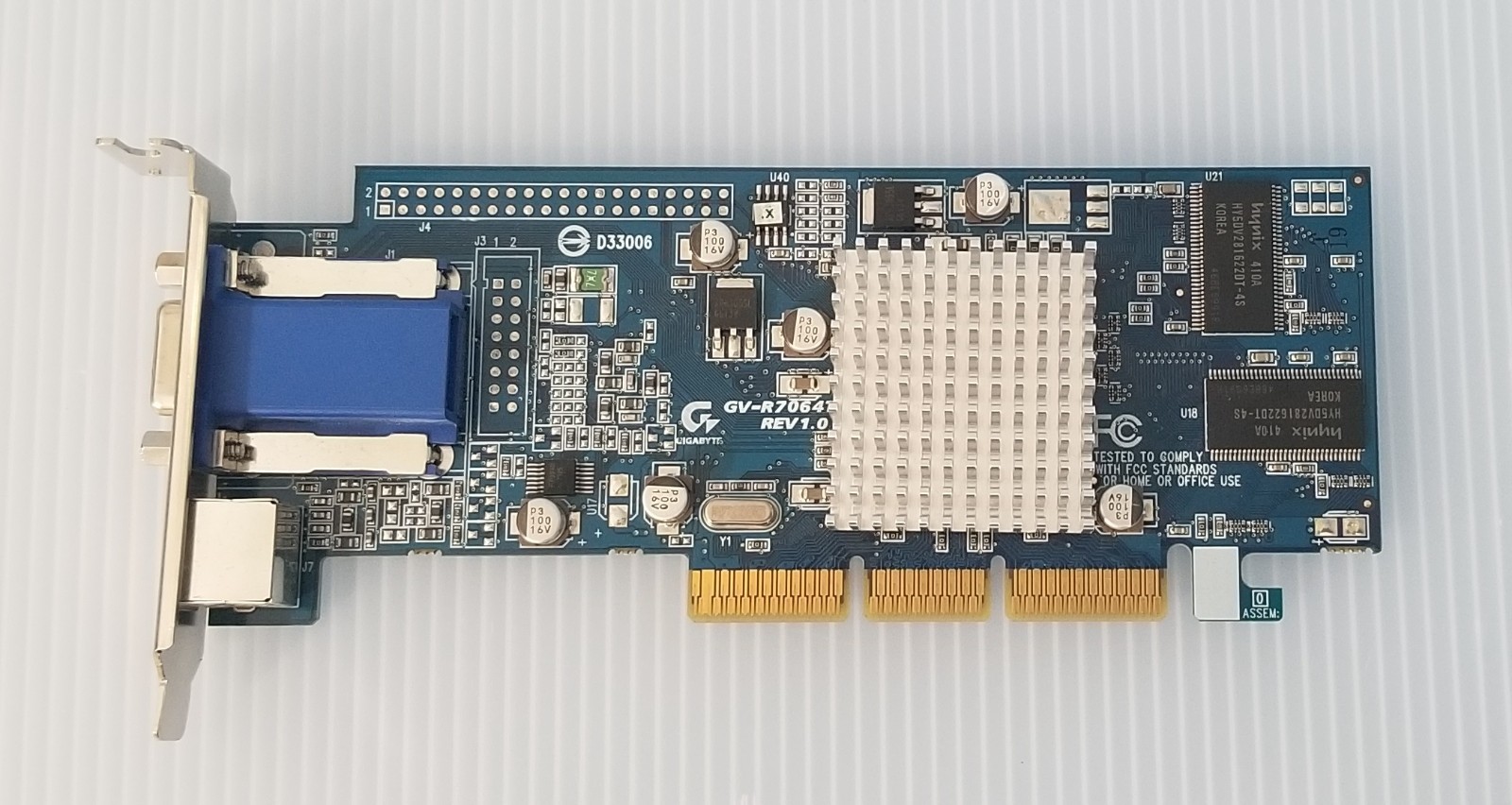 GIGABYTE Radeon7000 DirectX 7 GV-R7064T 64MB 64-Bit DDR AGP Video Card
