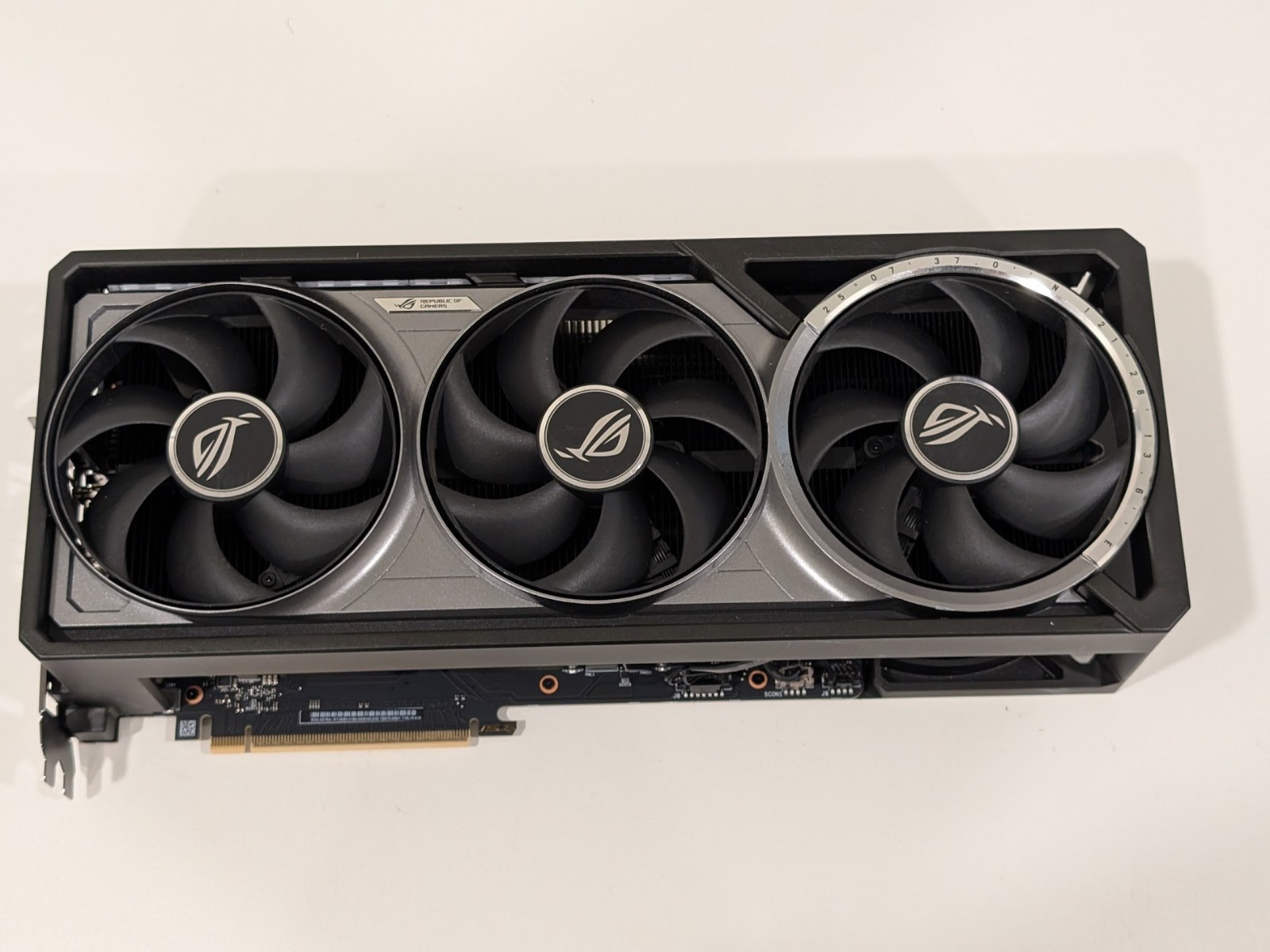 ASUS ROG Astral NVIDIA GeForce RTX 5080 16GB GDDR7 OC Edition