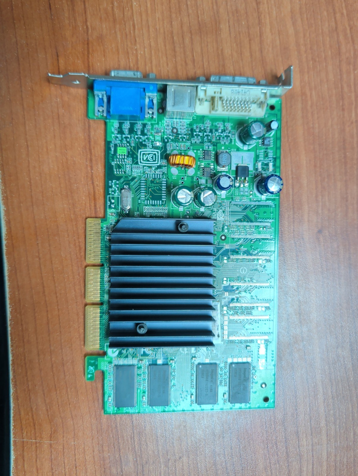 Dell Genuine Nvidia GeForce FX200 Desktop 128MB Video Card 09Y452