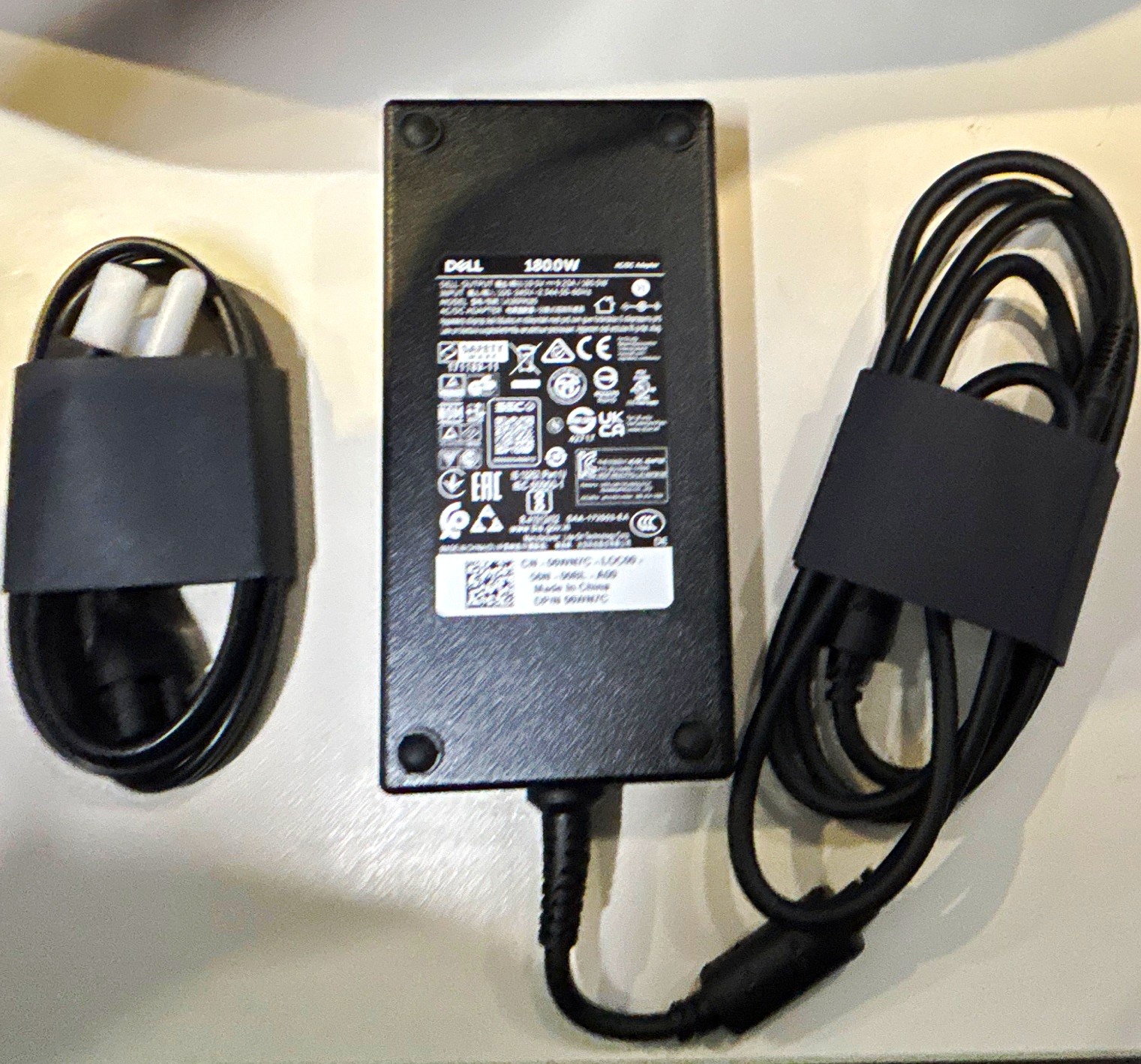 Genuine Dell 180W Laptop Charger 19.5V 9.23A LA180PM180 06WN7C 7.4mm OEM - New