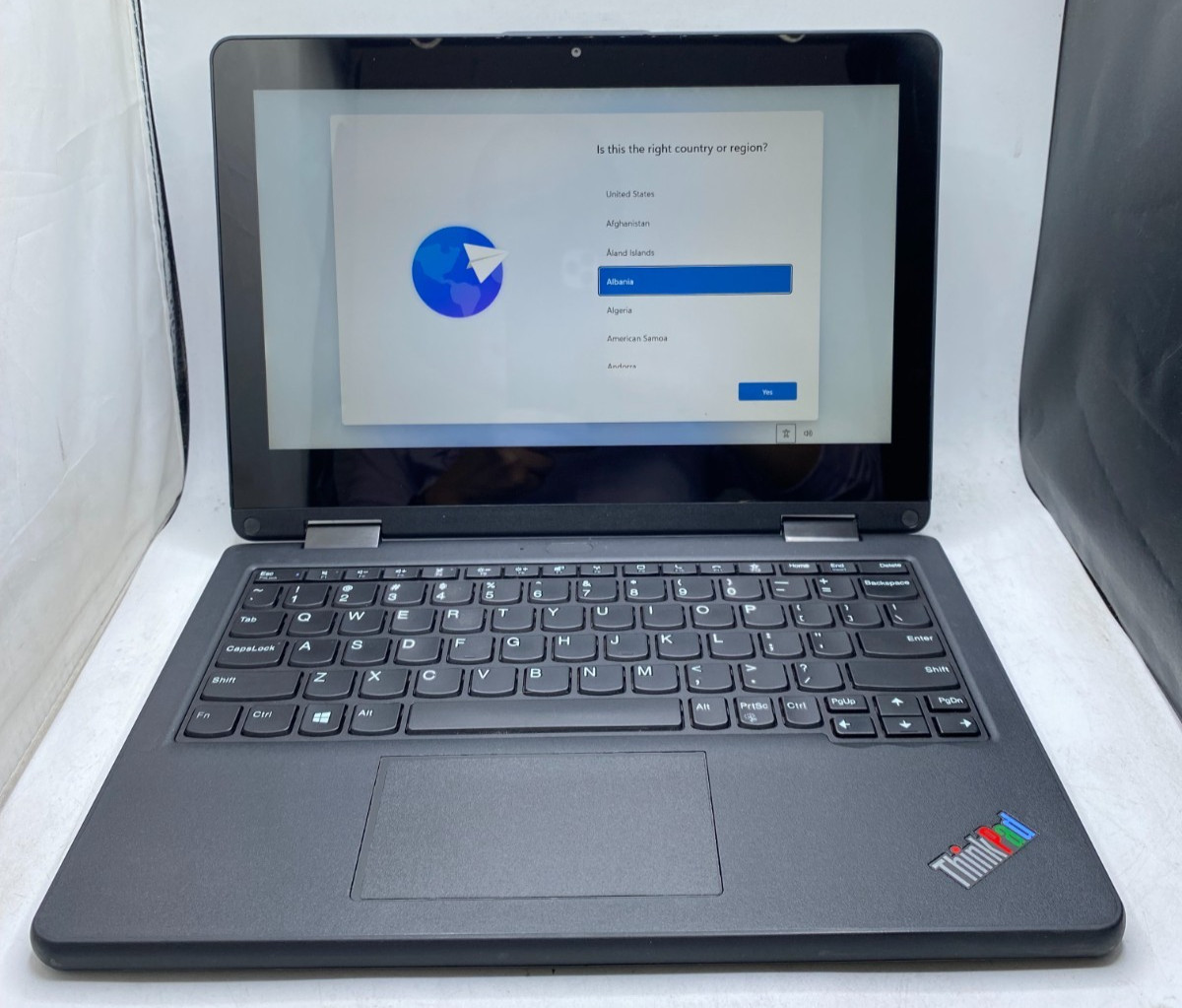 Lenovo ThinkPad 11e Yoga 6th Gen  - 11.6" 2-in-1 TOUCH  m3 4GB RAM 128GB SSD