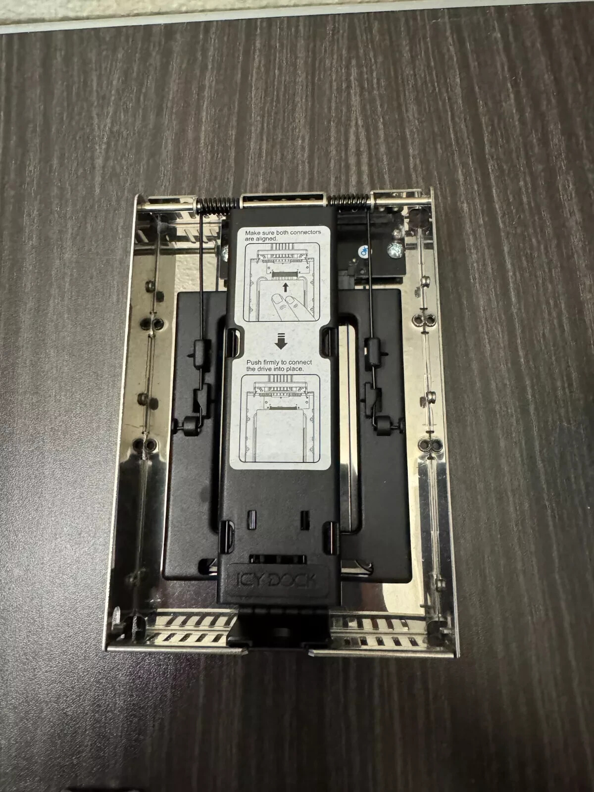 ICY DOCK EZConvert Air MB382SP-3B 3.5" LFF to SFF caddy tray