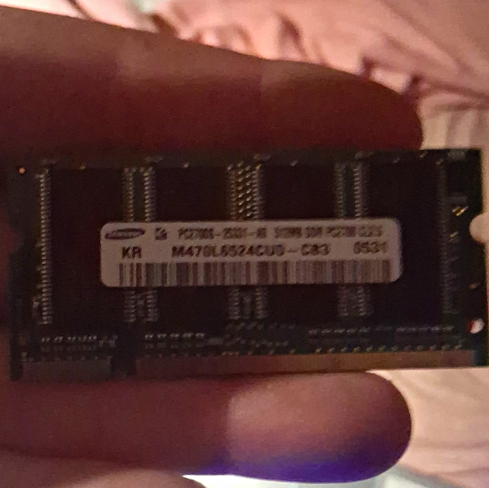 Samsung 512MB DDR2 SO-DIMM PC2-5300S 200-Pin Non-ECC M470L6524CU0-CB3