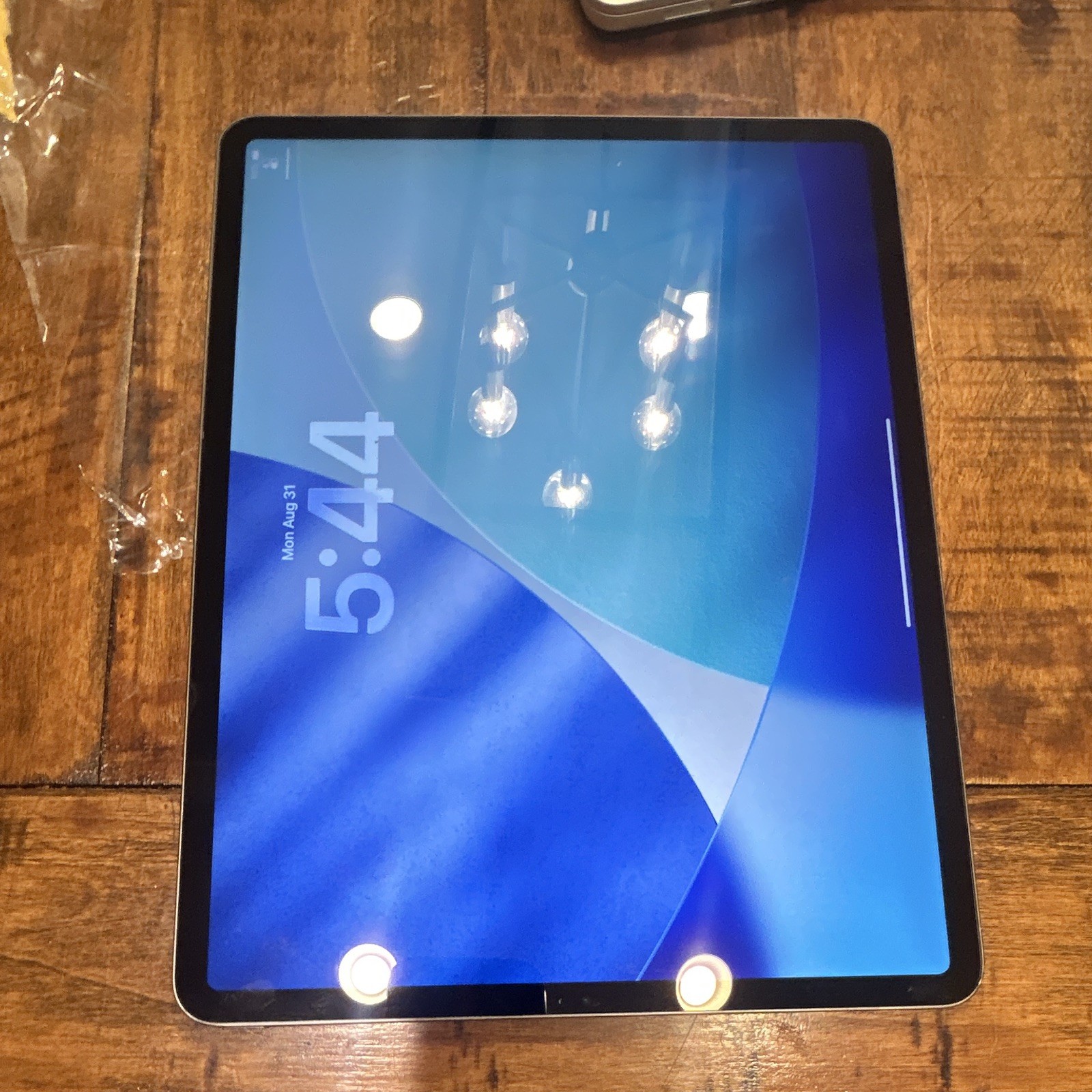 Apple iPad Pro 3rd Gen 12.9in 256GB Wi‑Fi w/ Keyboard Folio+ Apple Pencil