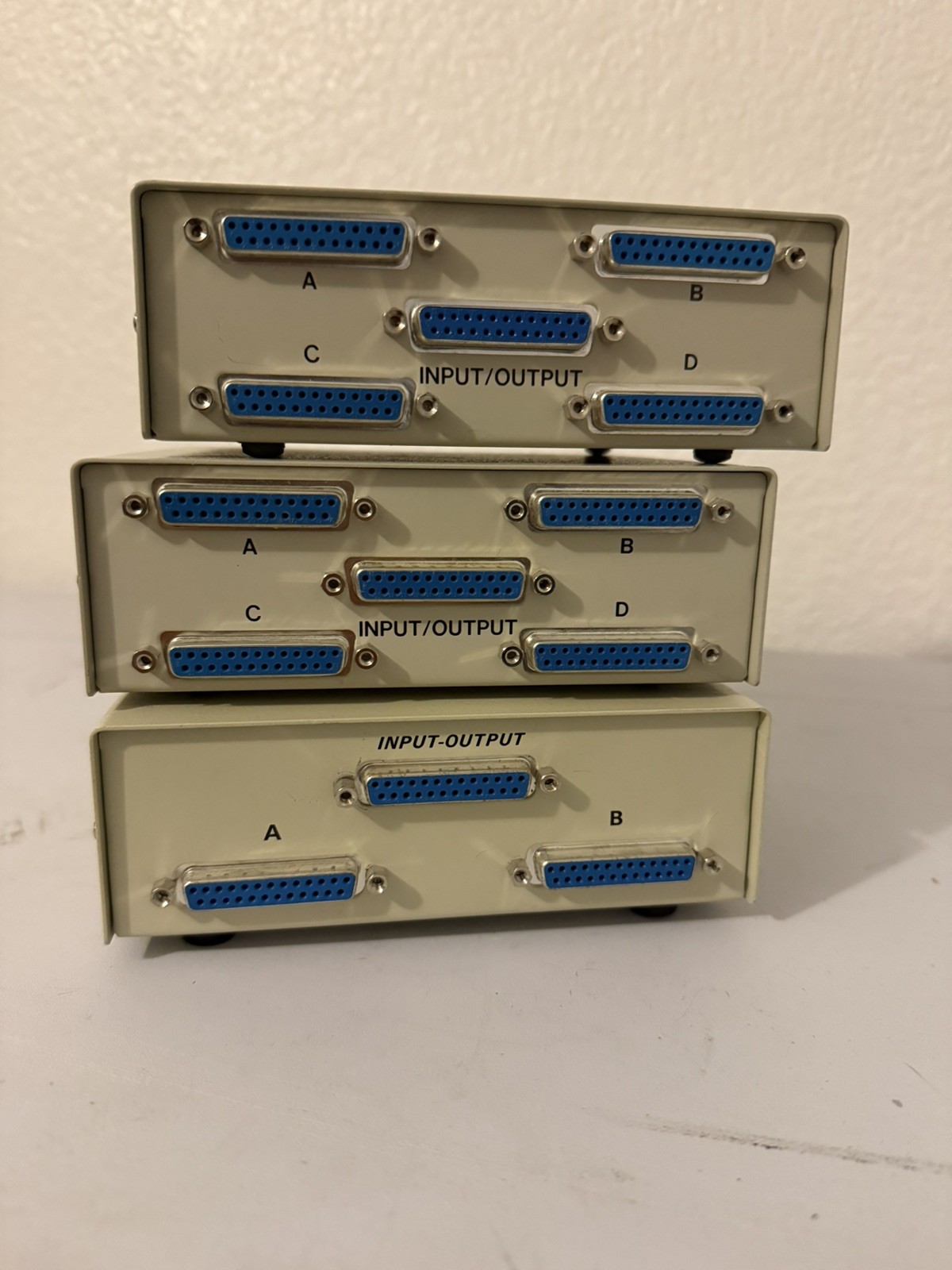 3 pieces of 4 Way Data Switch Box