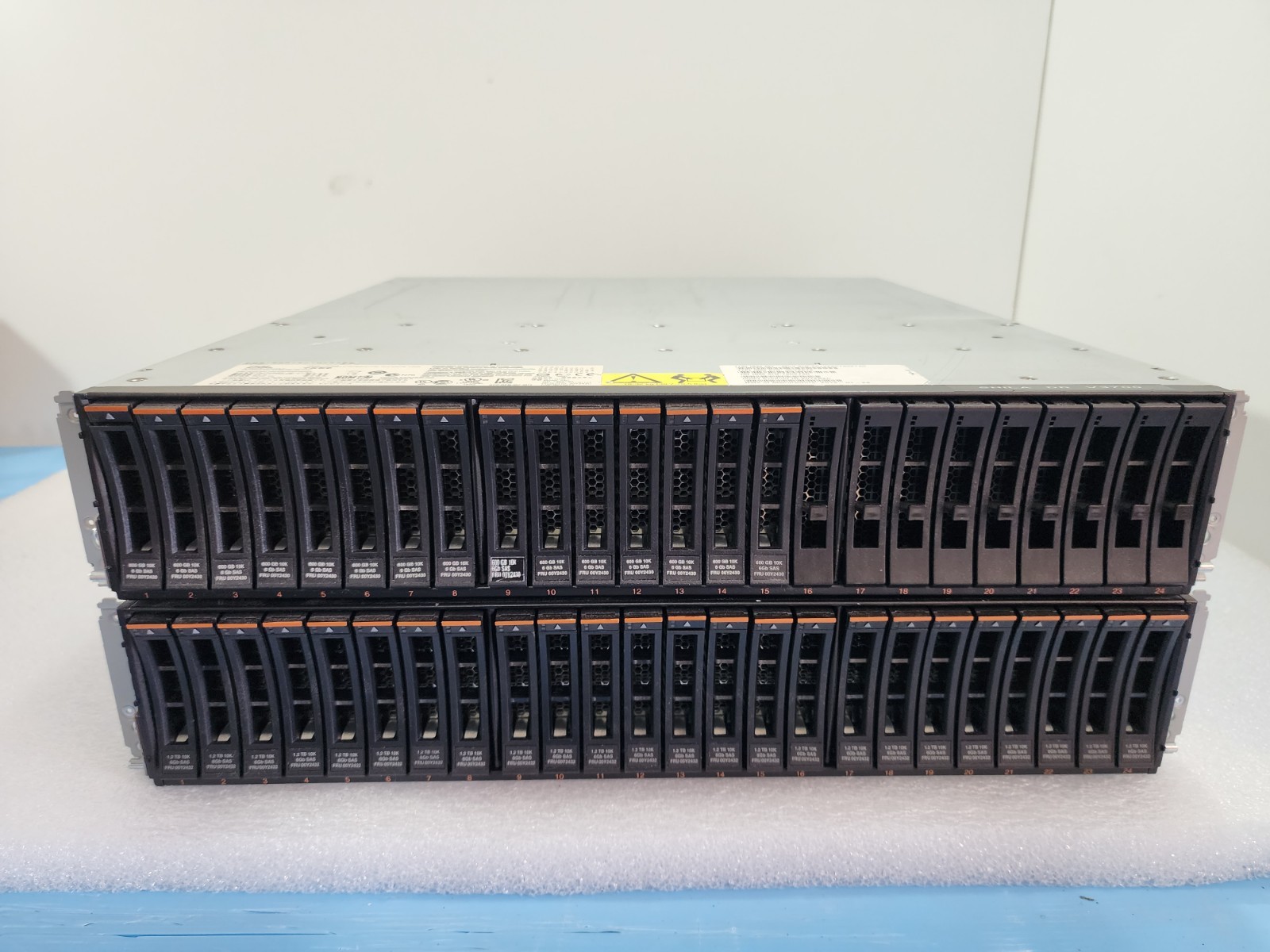 IBM 00Y2613 2072-24E with 37.8Tb total CONTROLER 00AR004 24X 00Y2432