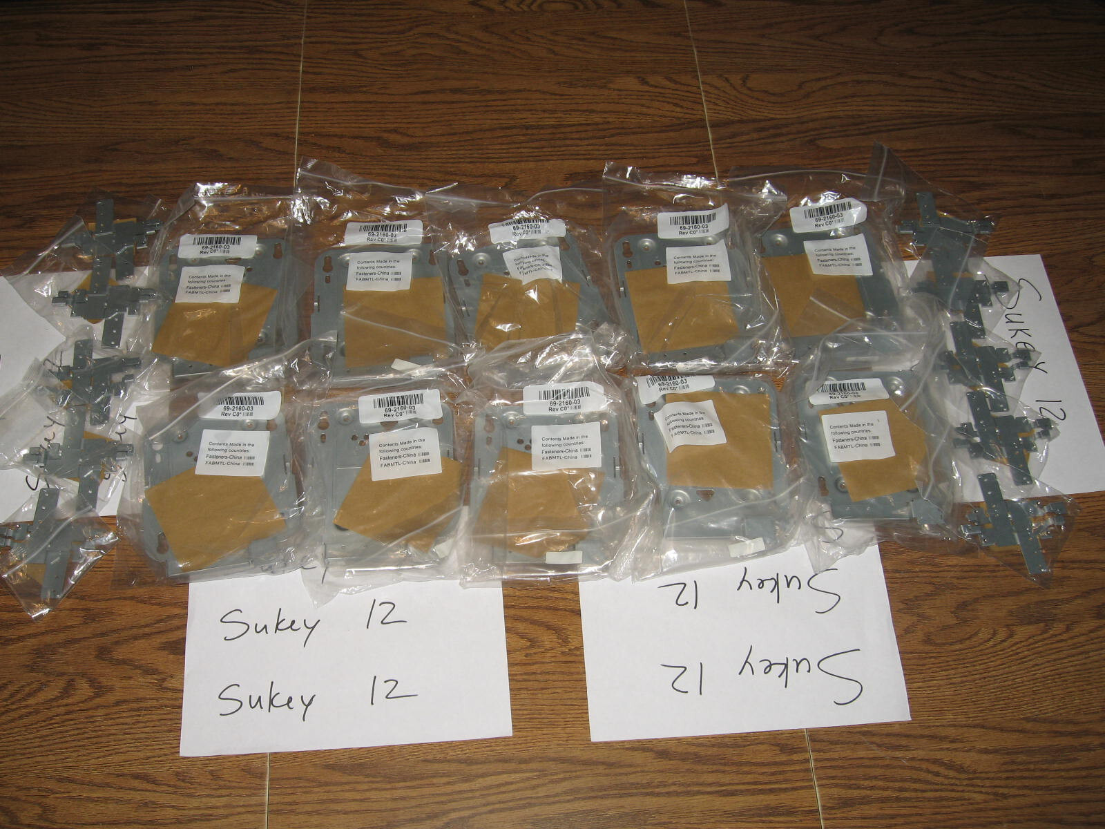 Lot 10 New Cisco 69-2160-03 AIR-AP-BRACKET 800-26066-02 Ap-T-Rail-R + Screws