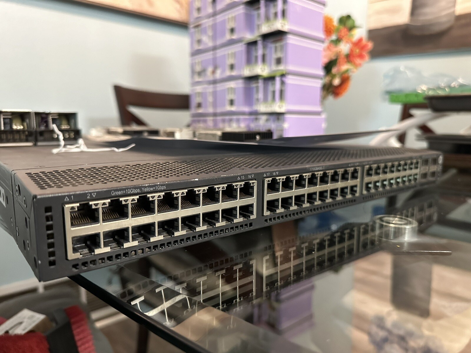 HP JG336A 5900AF-48XGT-4QSFP+ 48 Port w/4 x QSFP+ 40-GbE Gigabit Switch