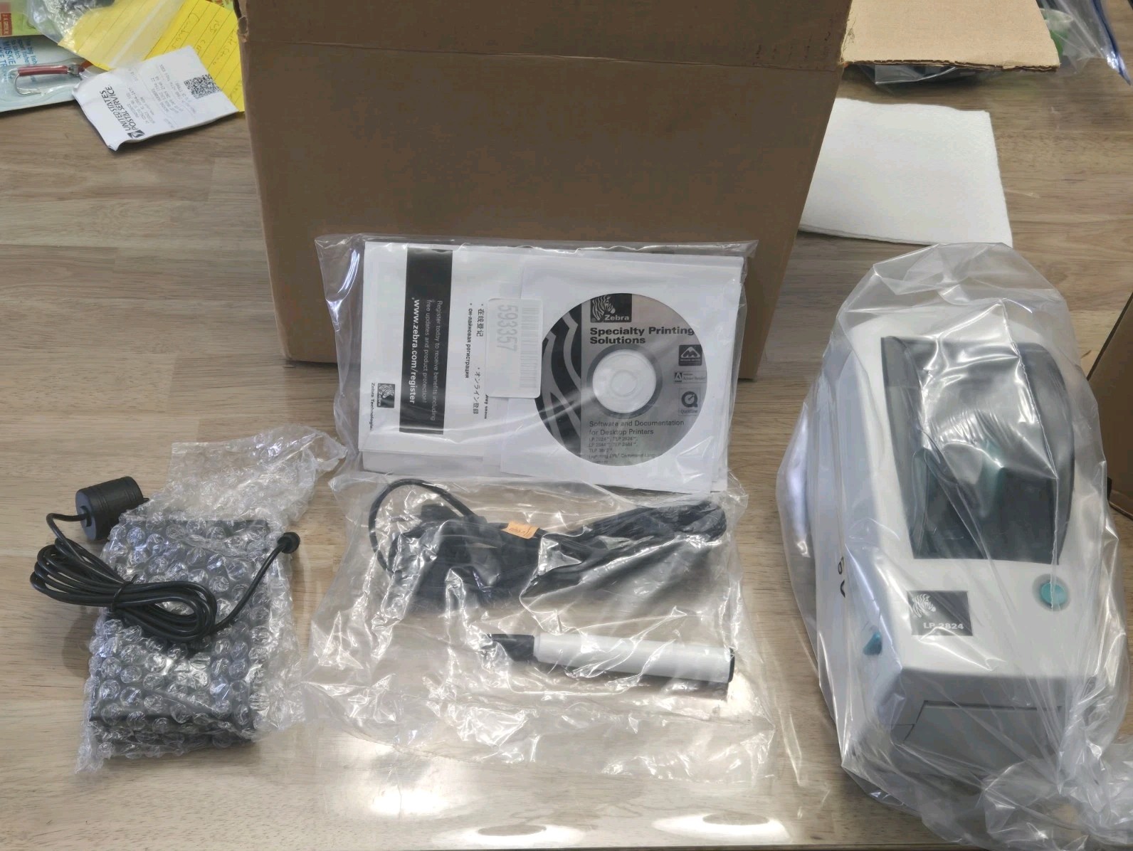 BRAND NEW WITHOUT BOX  ZEBRA LP2824 Thermal Label Printer USB / Serial Ports