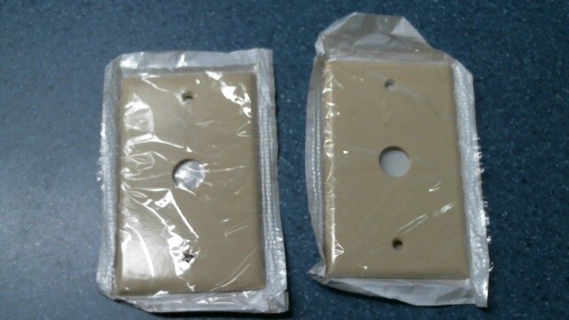 Leviton 86017 Telephone/cable Wall Plate, Lot of 2, 