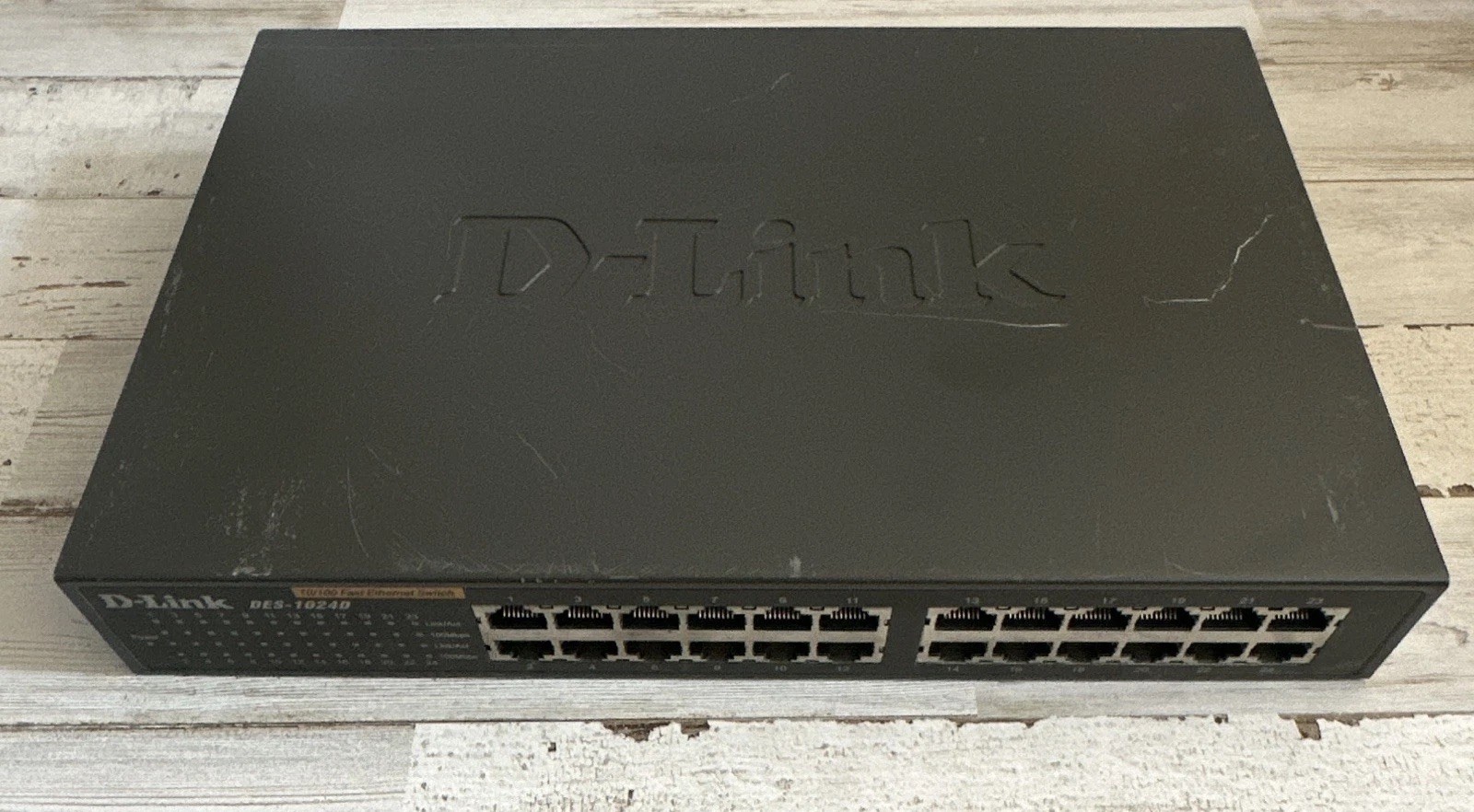 D-Link DES-1024D 24-Port Unmanaged Switch.