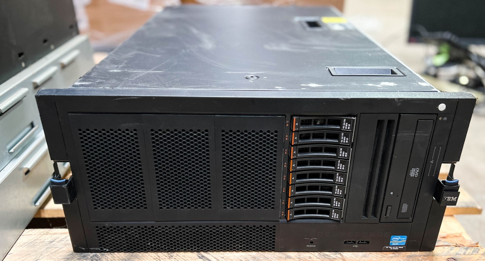 IBM System x3500 M4 7383 2x Xeon E5-2609 @2.4GHz 16GB 8x300GB M5100 RAID 2xPSU