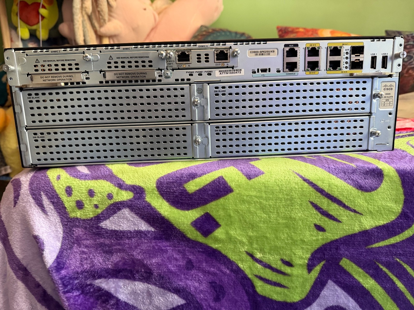 Cisco 3945 Series Integrated Services Router Brand New with chords 
