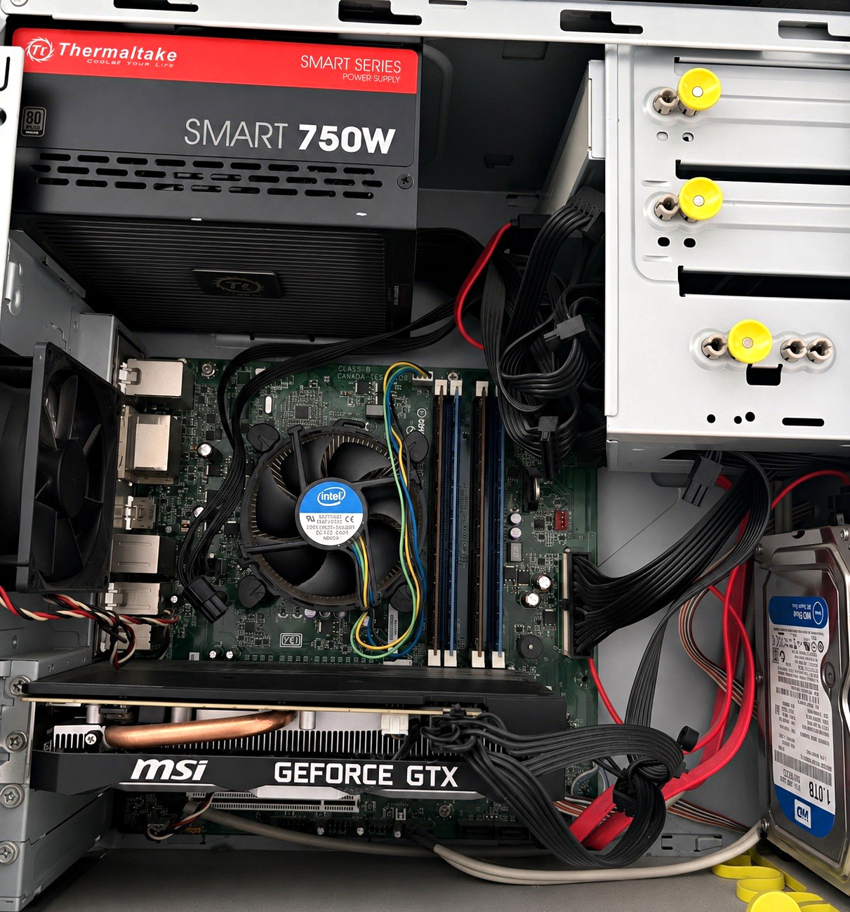 Beginner gaming pc has a NVIDIA GTX 1660 6 GB OEM Intel micro-ATX bored I7 CPU