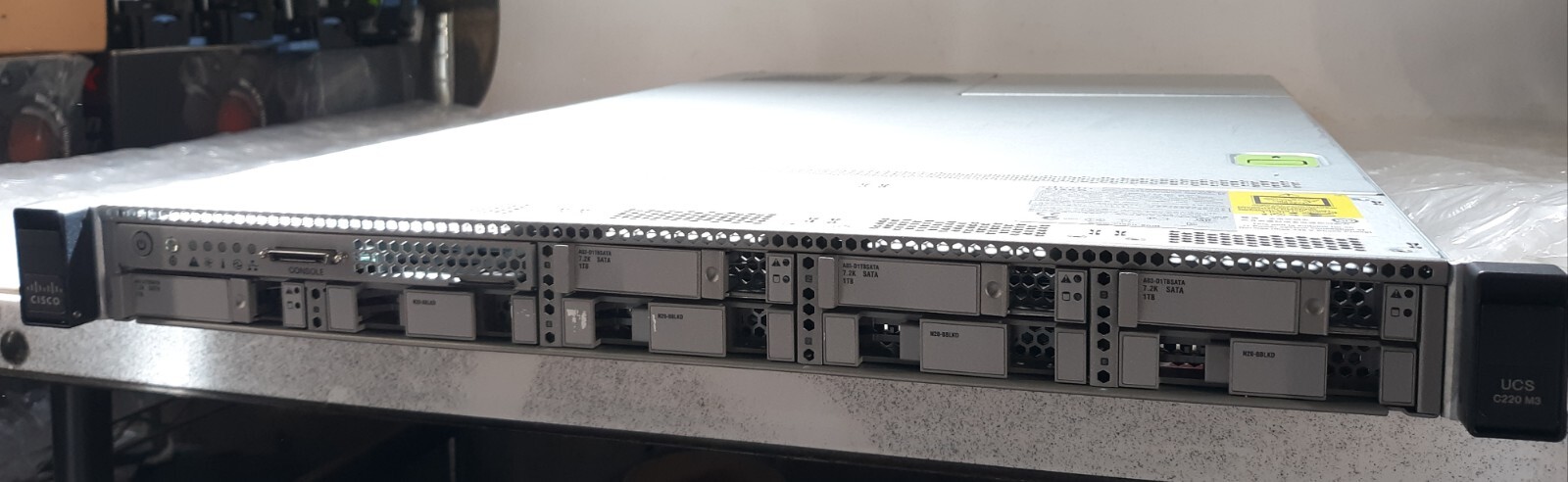 Cisco UCS C220 M3 UCSC-C220-M3S Server Intel Xeon E5-2665 NO RAM HDD w/ 2x 650w