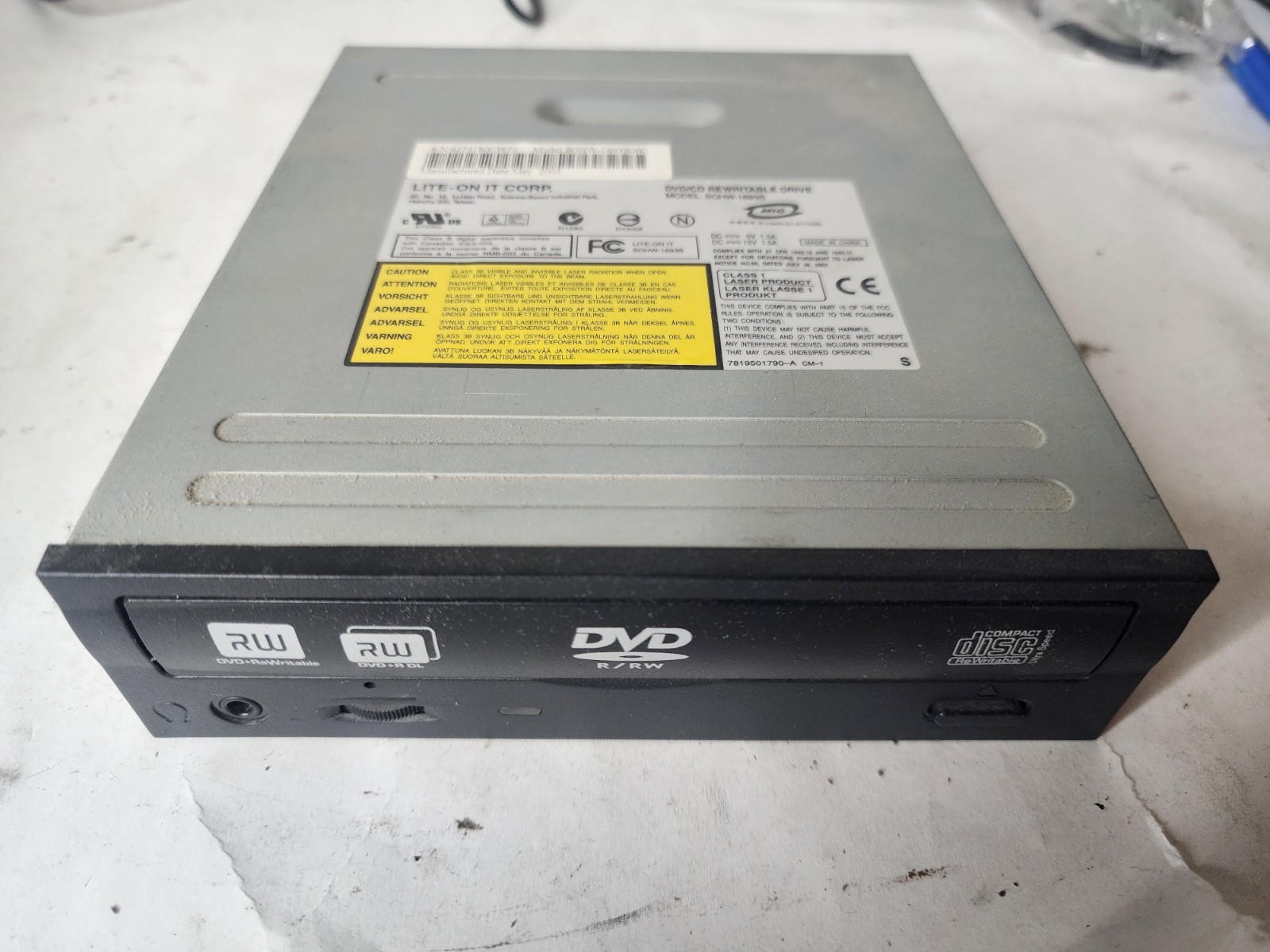 Lite-On SOHW-1693S DVDRW 5.25" Drive, PATA/IDE/40-Pin