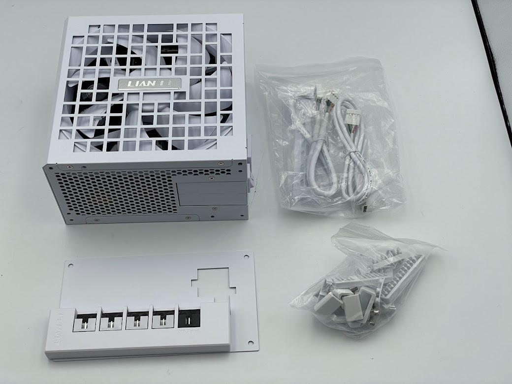 Lian Li RS1000W with Hub 1000 Watt 80 Plus Gold ATX Fully Modular Power Supply