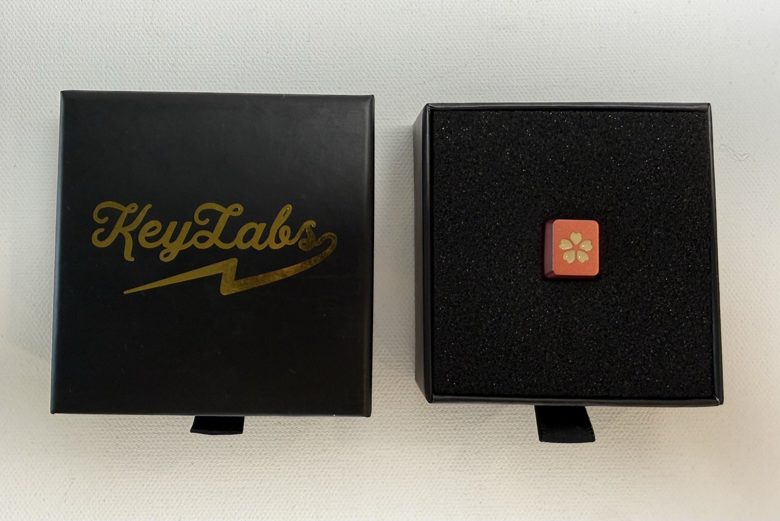 KeyLabs Artisan Mechanical Keyboard Keycap Pink White Clover MX Stem New Box