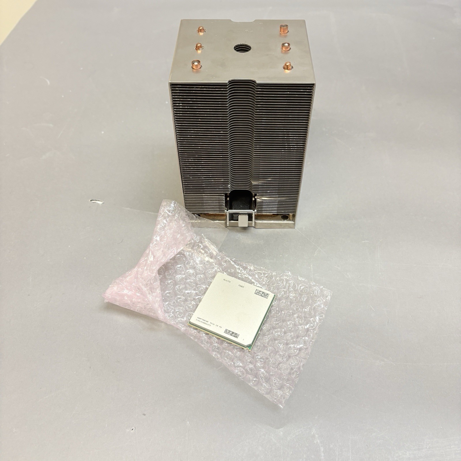 IBM 46J6702 POWER7 3.0GHz 4-Core CPU + Heatsink Kit (Untested)