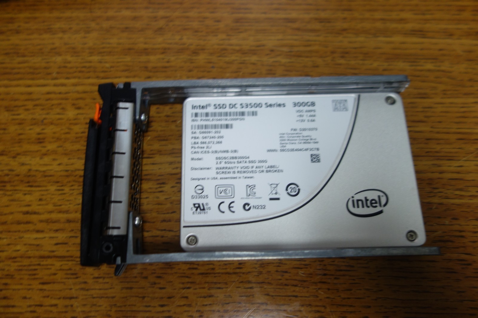 Lot of 4 INTEL SSD DC S3500 SSDSC2BB300G4 300GB SATA 6Gb/s 2.5" 512 b/s