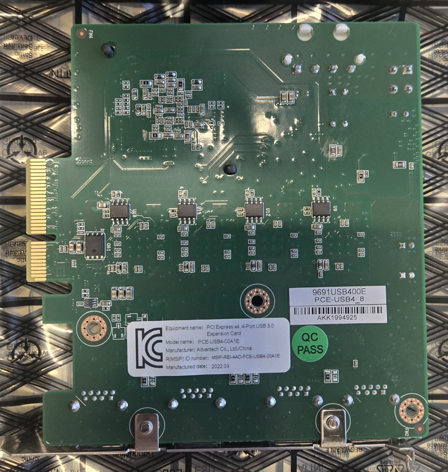 PCE-USB4-C0A1E PCIe 4/8-Port USB 3.0 Expansion Card (PCIe X4) PCI Express Slot