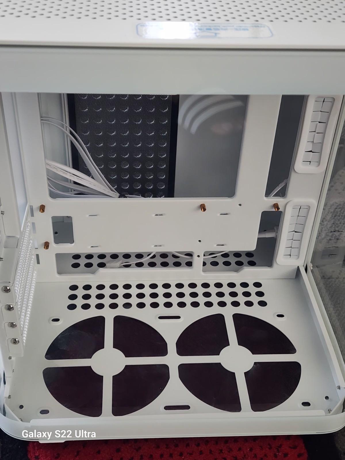 Y40-S-TIER-AESTHETIC - HYTE Y40 S-Tier Aesthetic White Gaming Computer Case