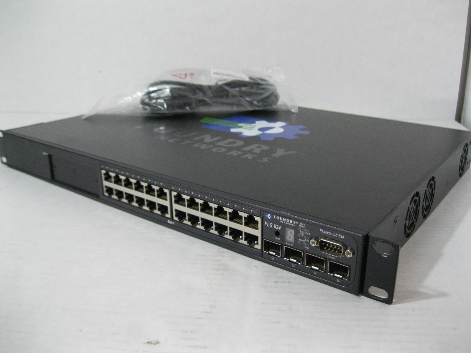 Foundry Brocade FLS624 FastIron LS 624 10/100/1000 24 Port Switch