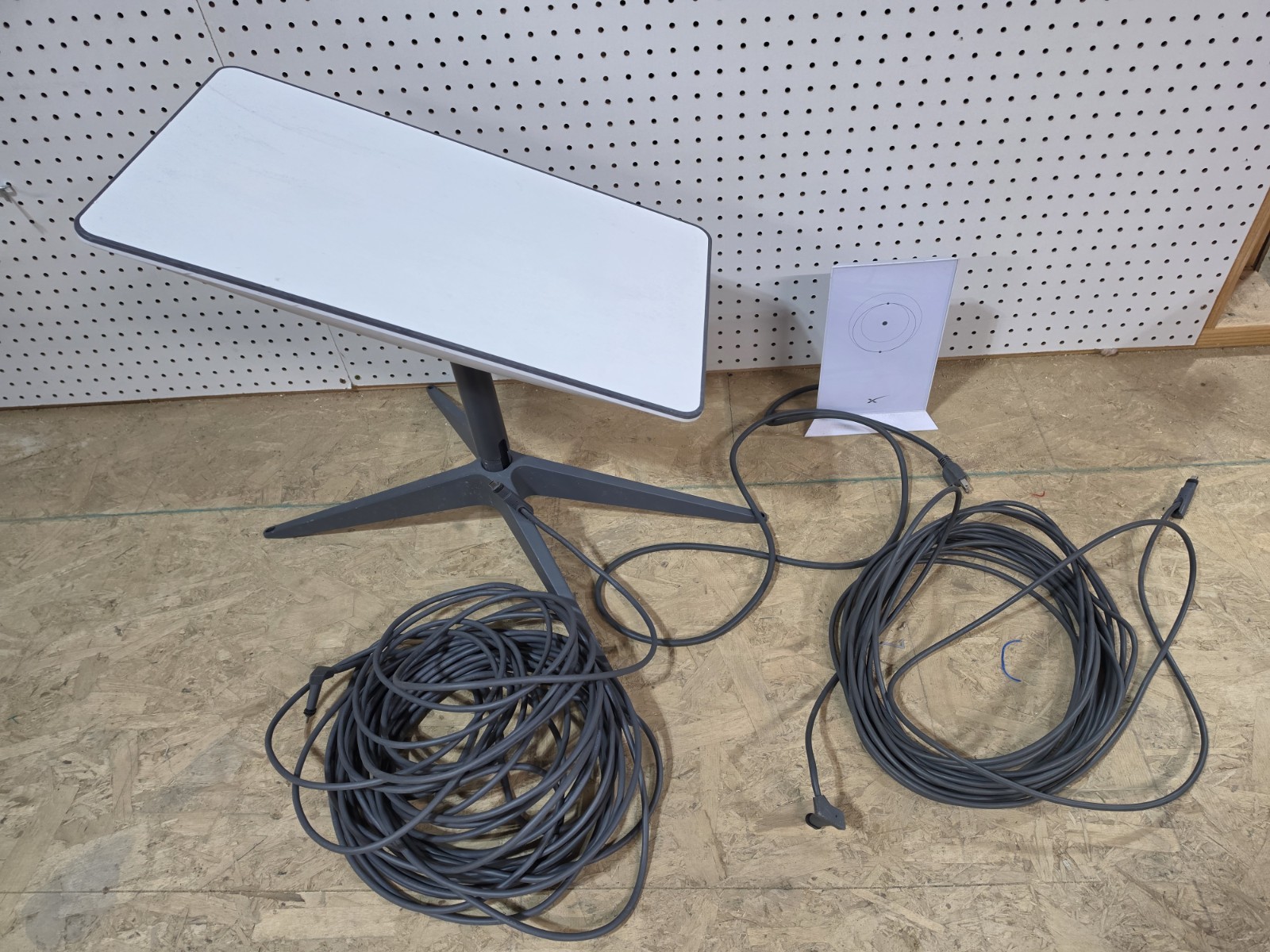 Starlink UTA-212 Dish & UTR-211 Router – Preowned, Power-On, AS-IS 2 Cables