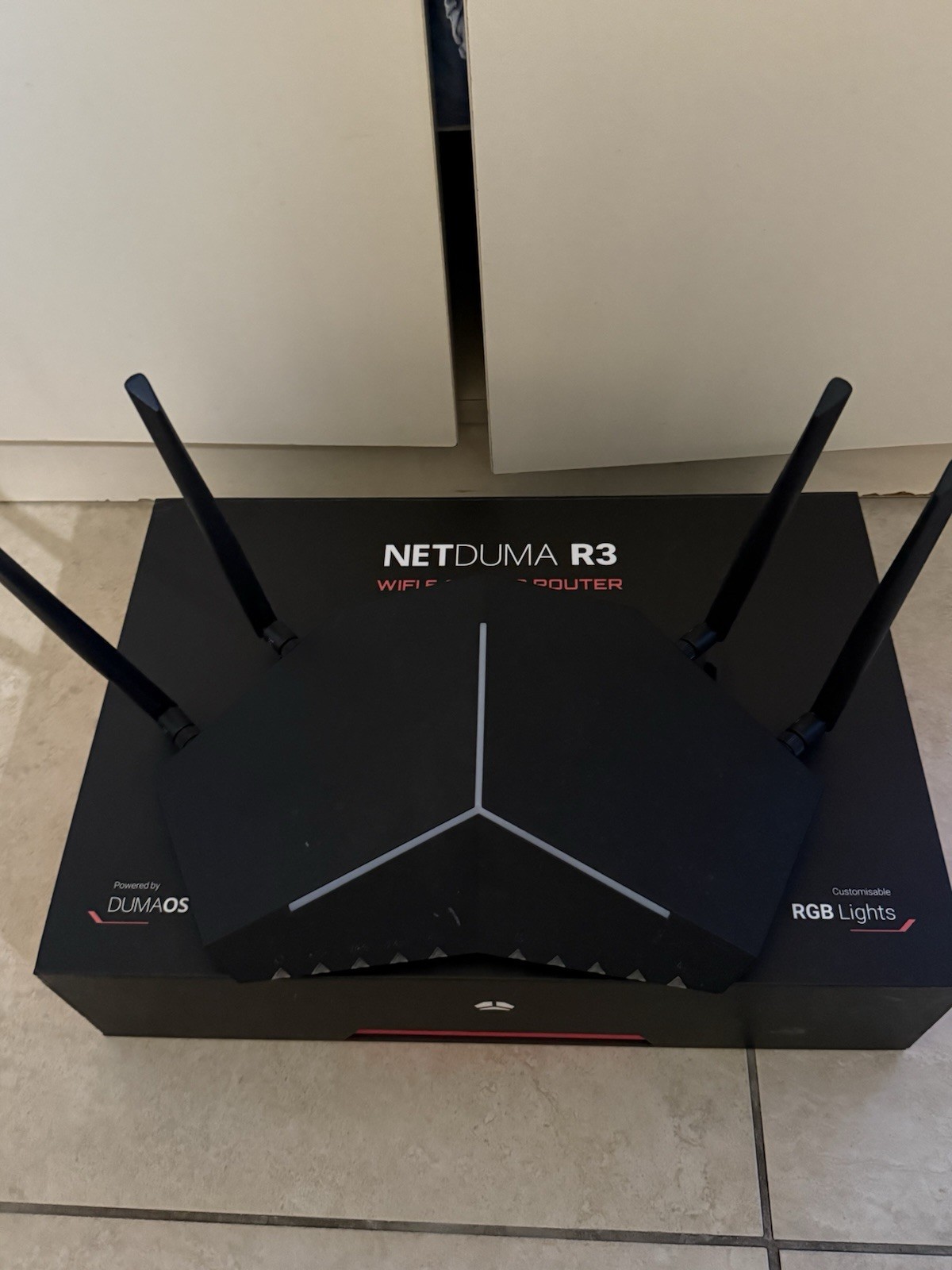 Netduma R3 Wi-Fi 6 Gaming Router Dual Band | Black | Powered by Dumaos 4