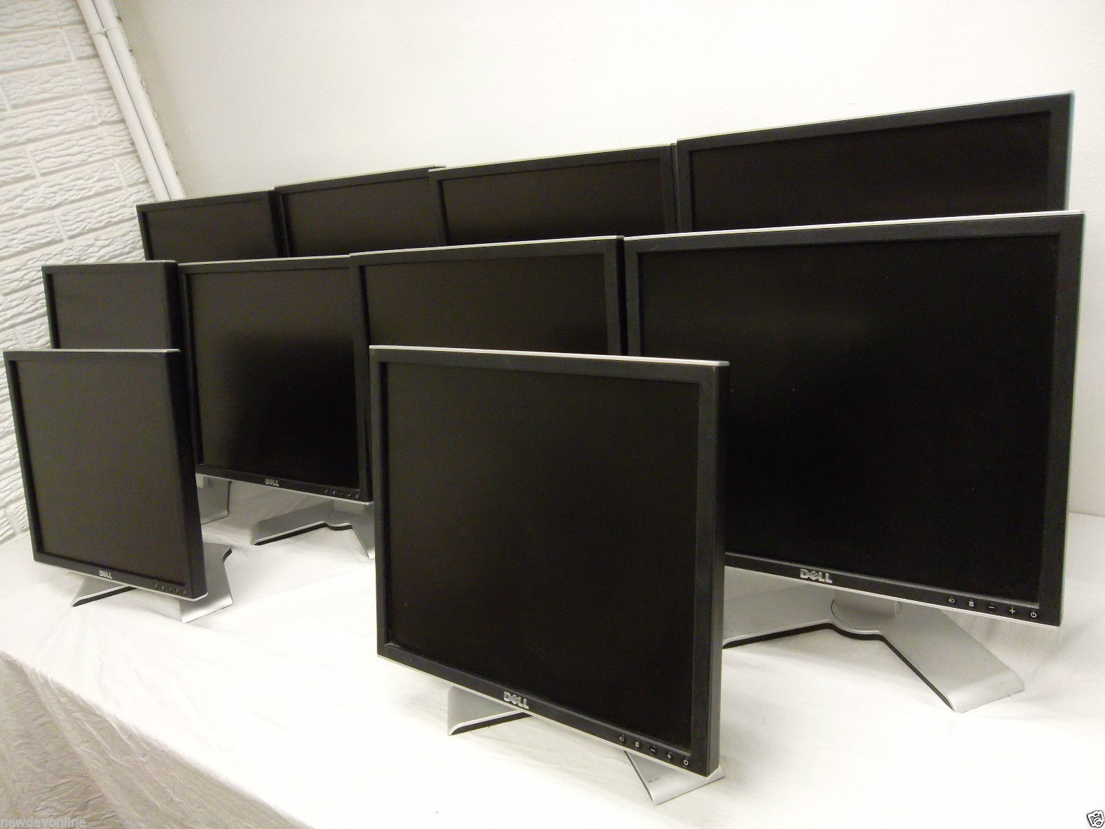 LOT-10 Dell 19" UltraSharp LCD Monitor w/4-Port USB Hub VGA DVI 1908FP 1907FP