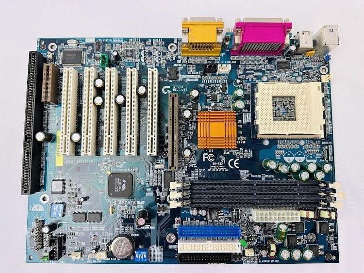 Gigabyte GA-7ZX REV.1.01 Motherboard