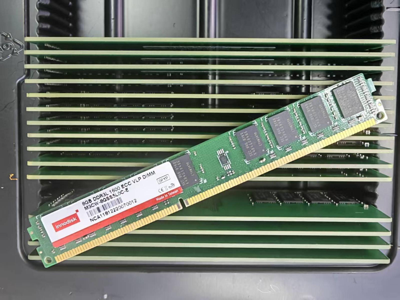 Innodisk 8GB DDR3 1600 VLP ECC UDIMM RAM 2Rx8 PC3L-12800E 1.35v by Samsung IC