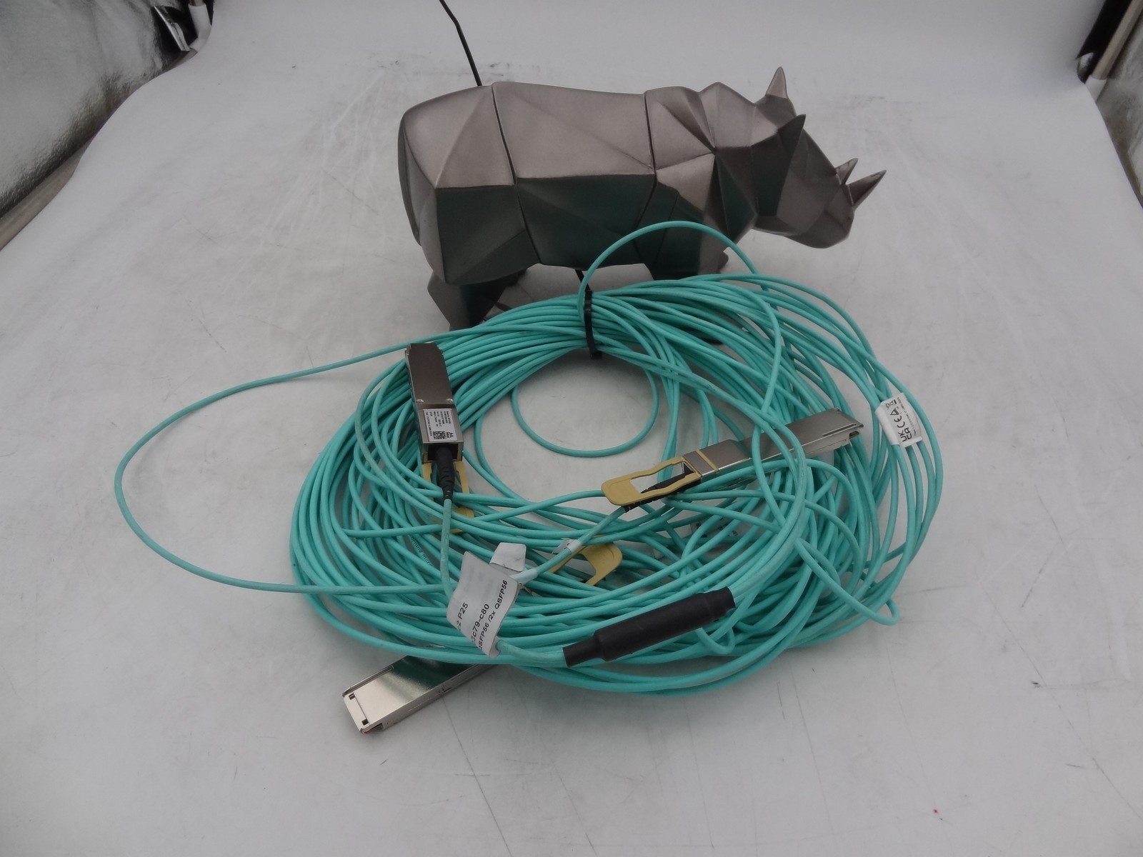 Mellanox MFS1S50-H015E 200Gb/s to 2x100Gb/s, QSFP56 to 2xQSFP56 LSZH 15m Fiber S