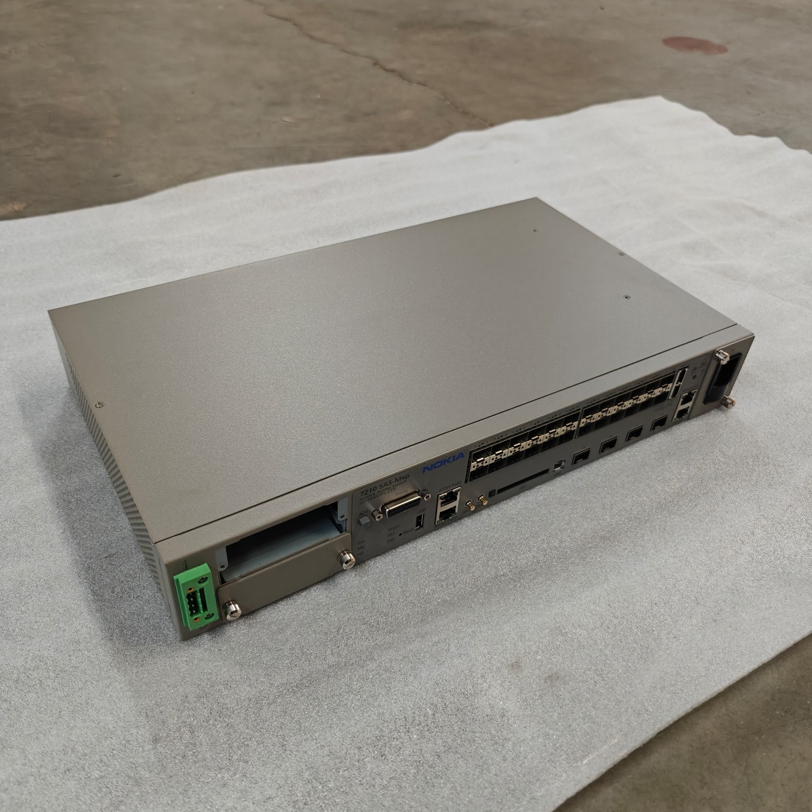 Nokia 7210 SASMxp Service Access Switch 22F2C4SFP ETR G2U