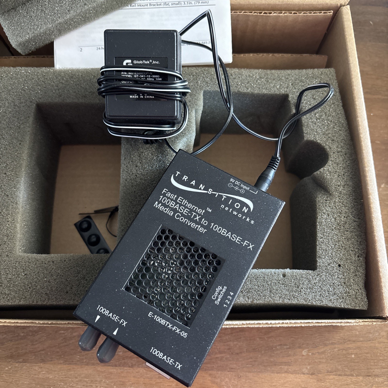 New Transition Networks Stand Alone Media Converter 100Base-TX to 100Base-FX NIB