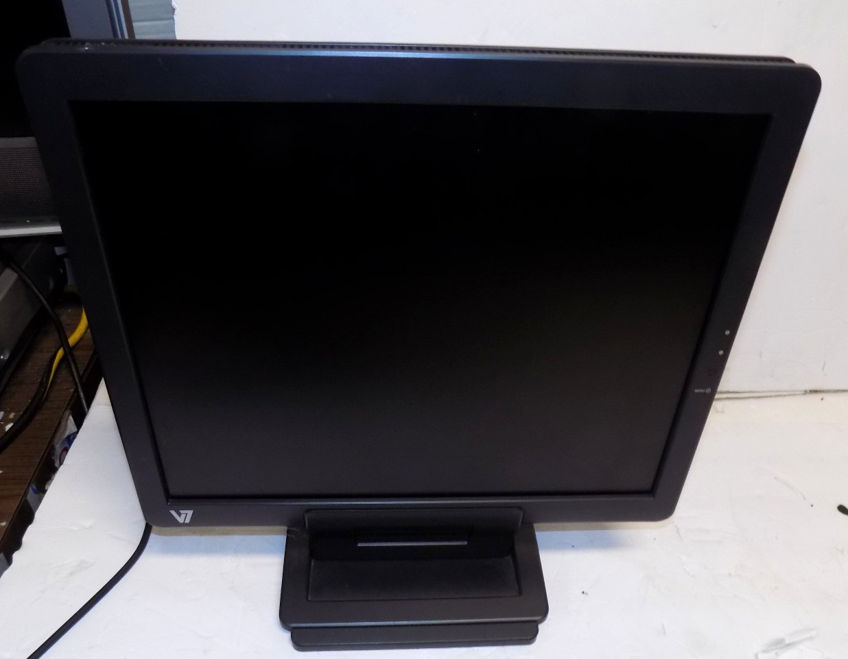 V7 D1710 17" Square Computer Monitor with Cables