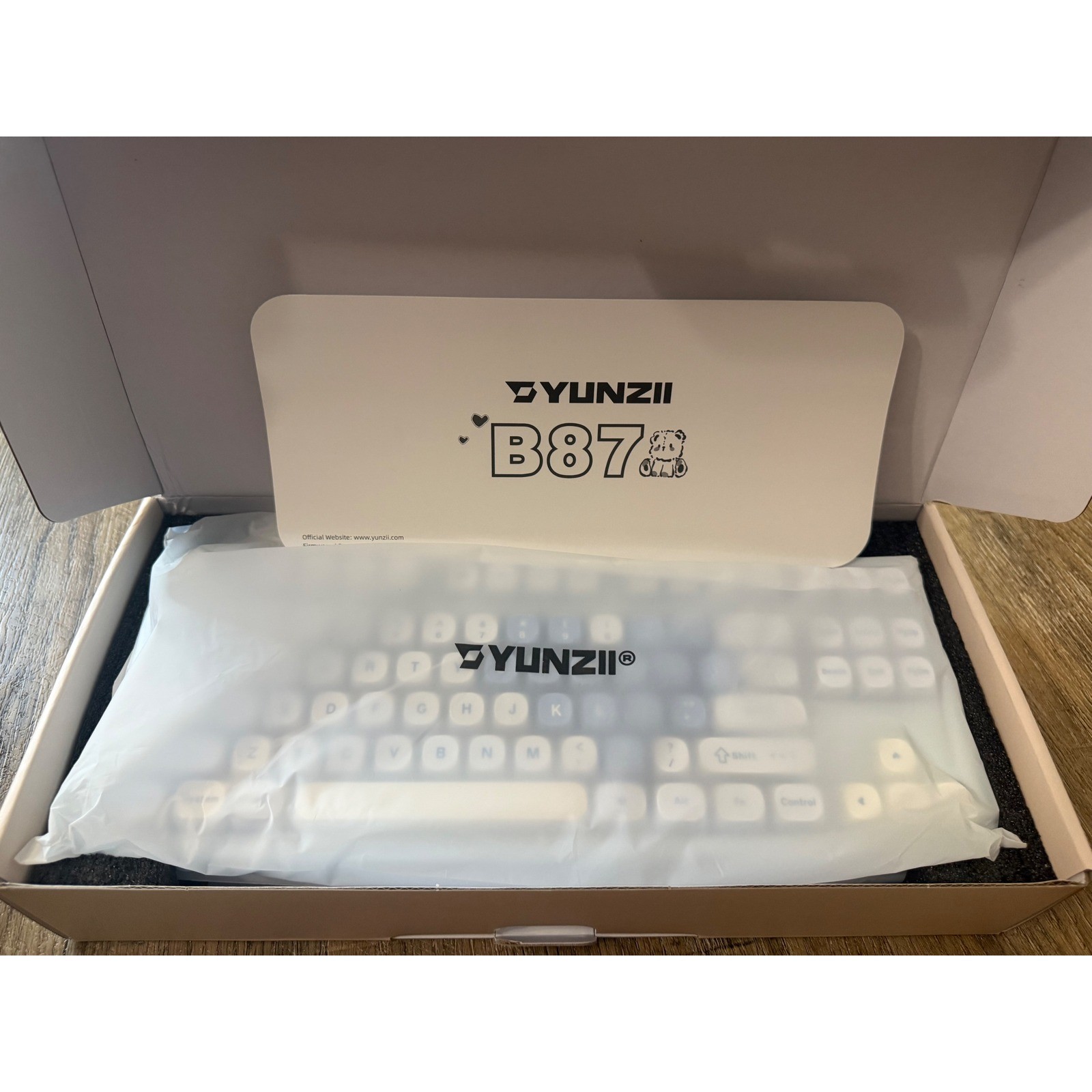 YUNZII B87 Wireless Mechanical Keyboard Blue Cream TKL Tri-Mode Bluetooth 2.4G
