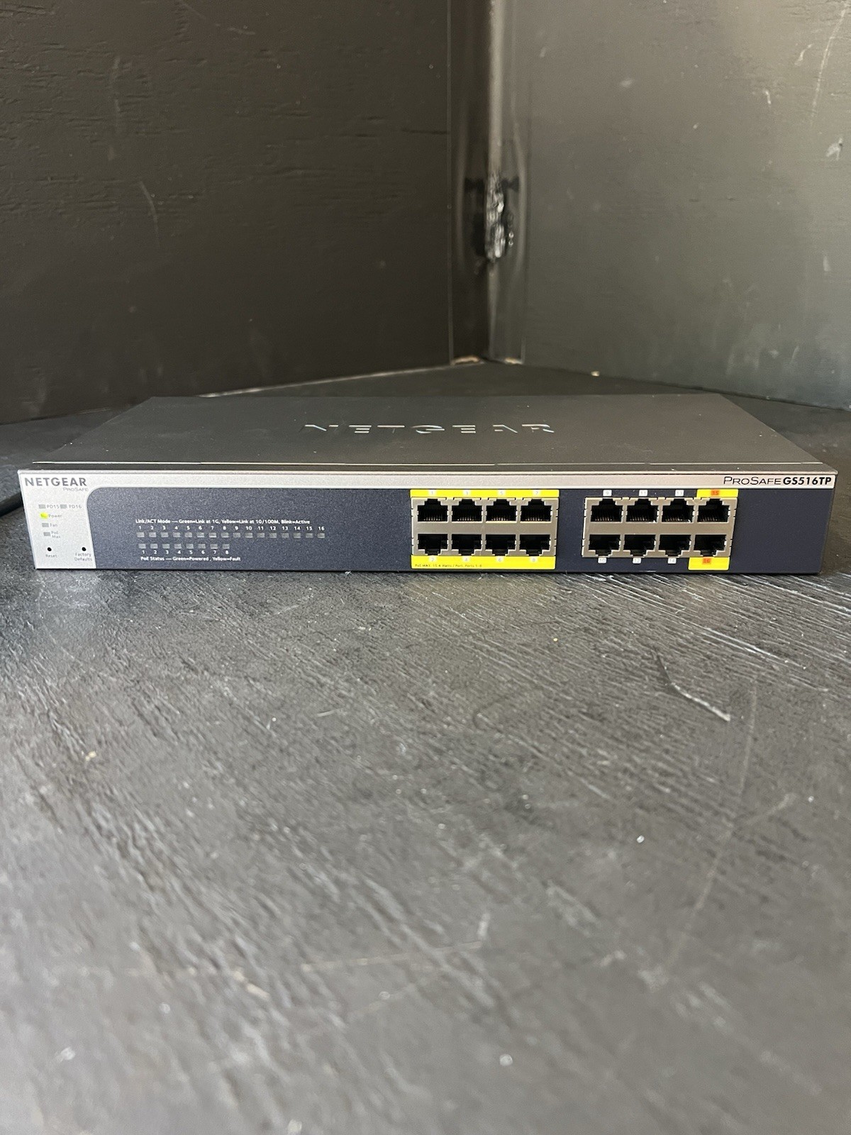 NETGEAR ProSafe GS516TP 16-Port Gigabit PoE Smart Switch