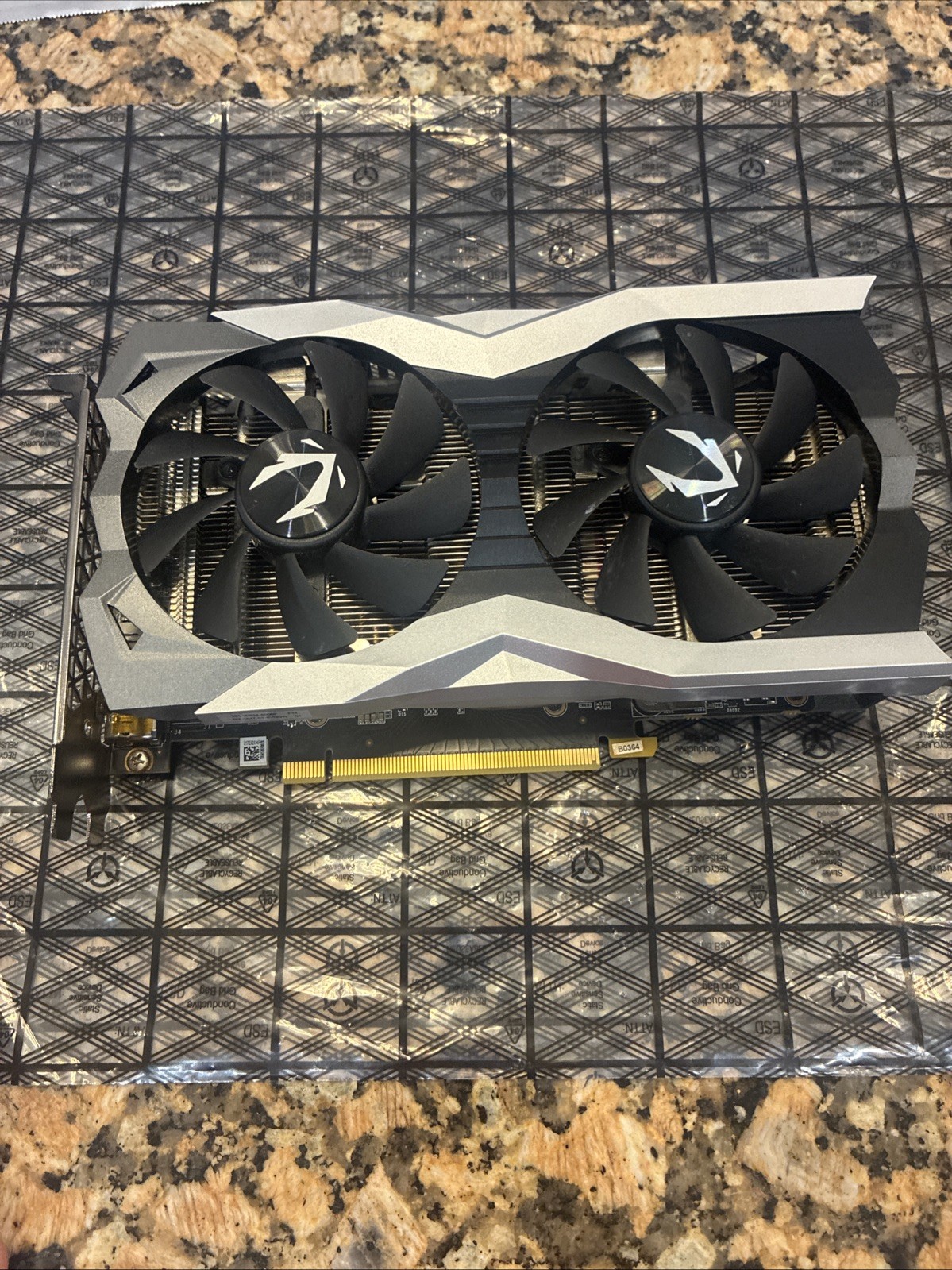 ZOTAC GeForce RTX 2060 Twin Fan 6GB GDDR6 Video Graphics Card ( ZT-T20600F-10M)