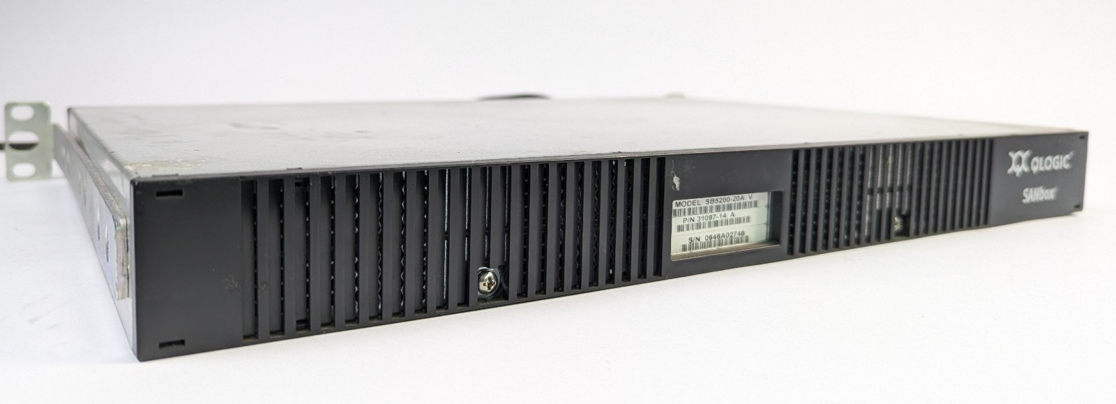 QLogic SANbox 5200 16-Port Fibre Channel SAN Switch 31087-14 A Storage Network