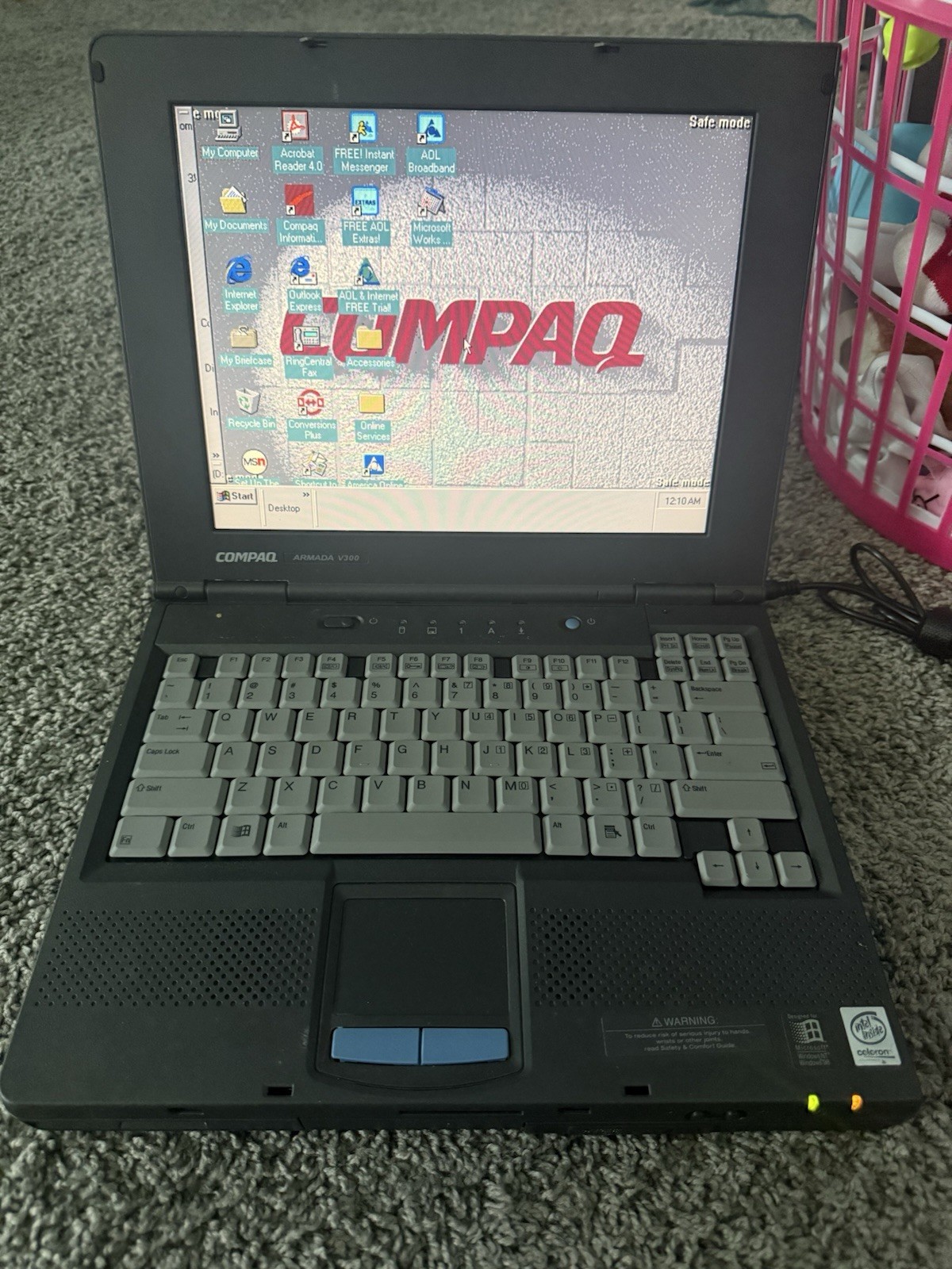 Vintage Compaq Armada V300 Windows 98SE with Bag, No Charger